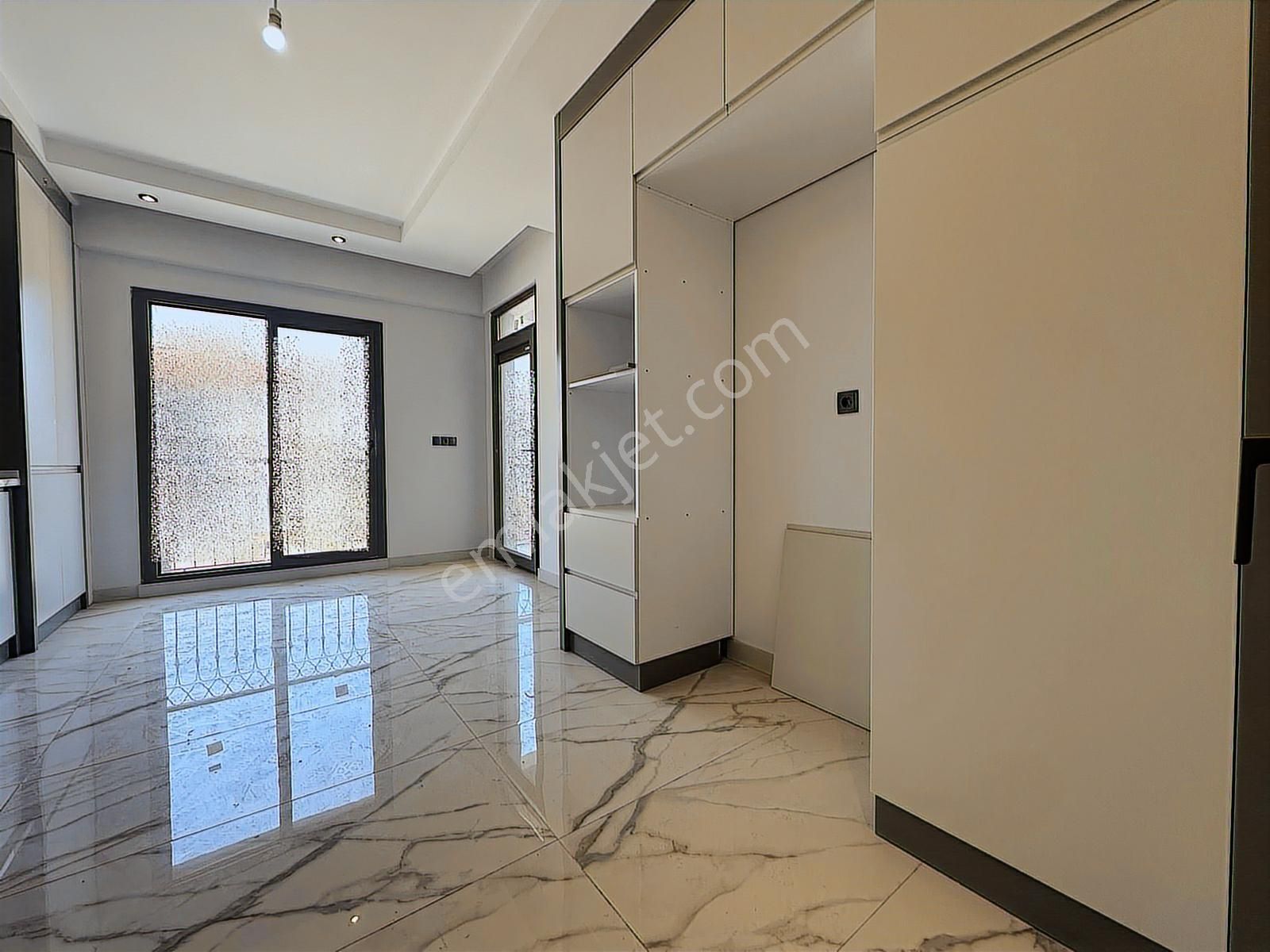 Demirler'den Adalet'te Merkezi Konumda E.banyolu Geniş 3+1 Daire - Görsel 3