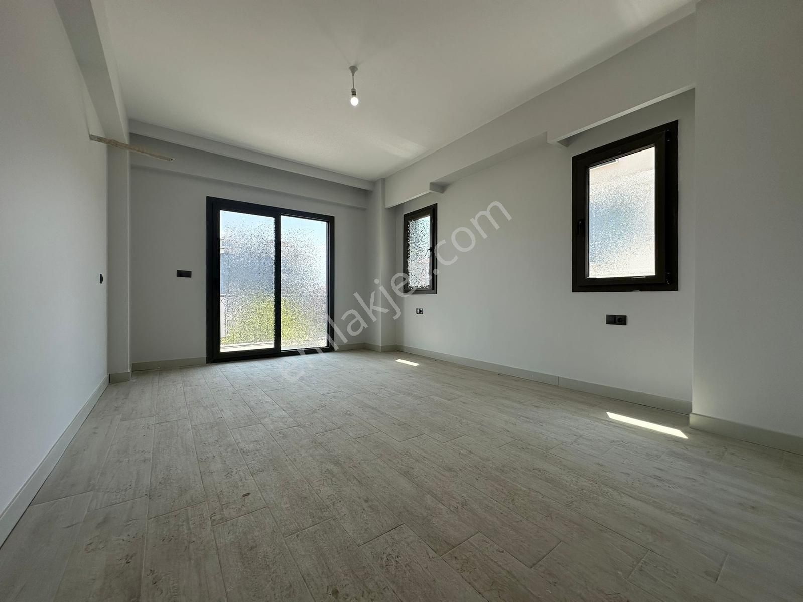 Demirler'den Adalet'te Merkezi Konumda E.banyolu Geniş 3+1 Daire - Görsel 24