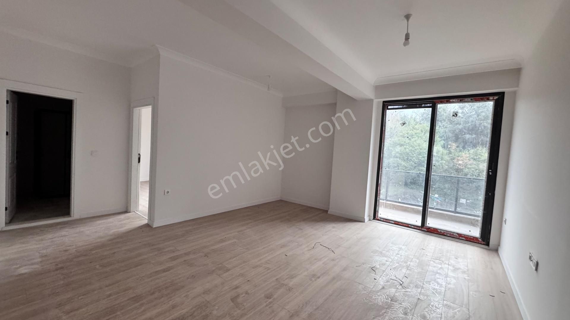 Tersanelere Yürüme Mesafesinde Satılık 1+1 Daire