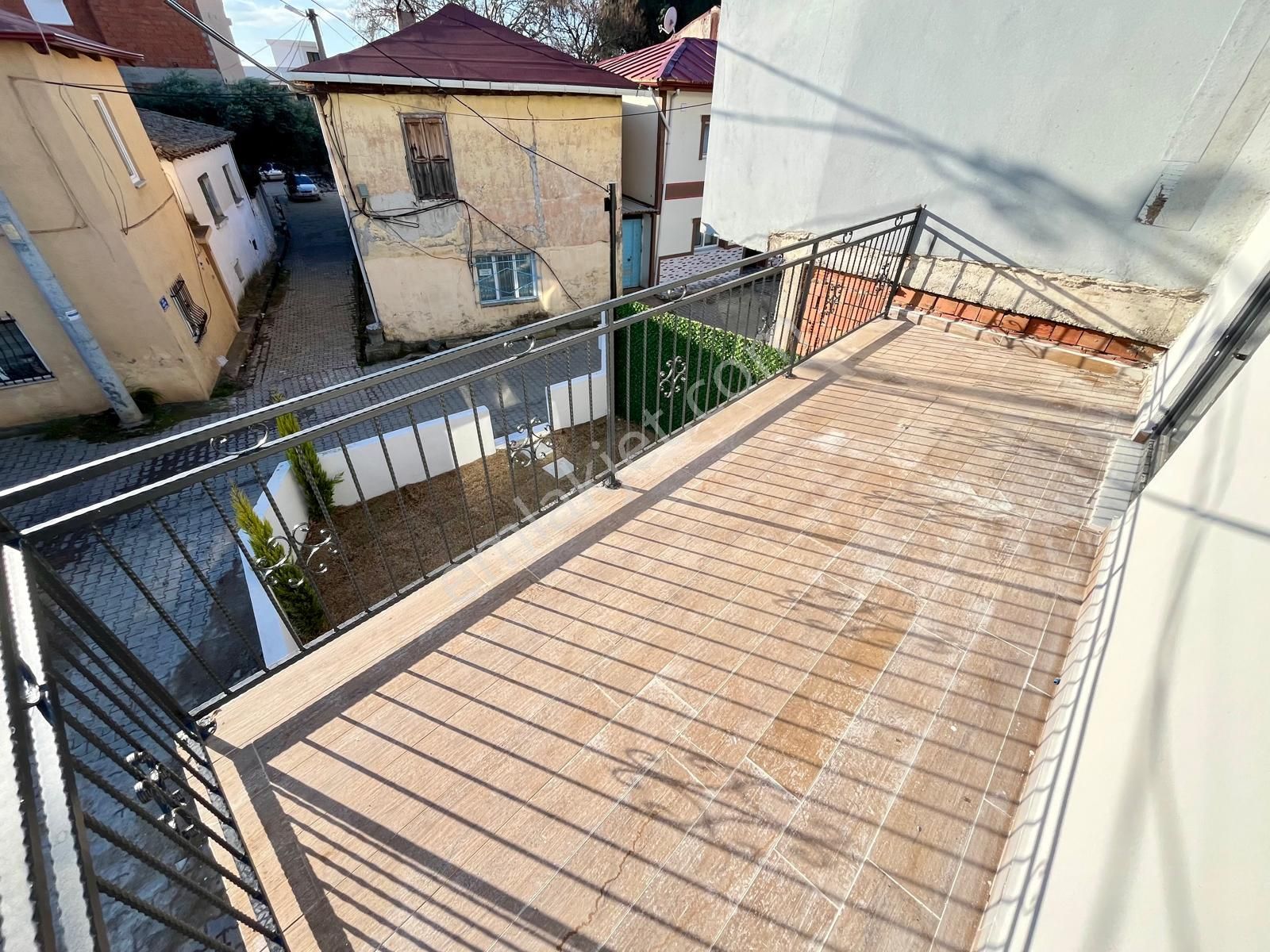 Sezgin Emlaktan Kuzey Egede Kızılkeçili Köyünde Satılık Dubleks Müstakil - Görsel 3