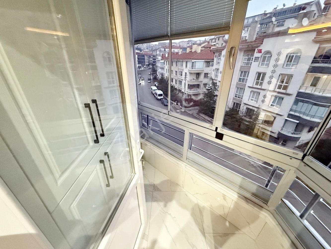 Kuşcağız'da Cadde Üzerinde Full+full Yapılı 3+1 Daire! - Görsel 12