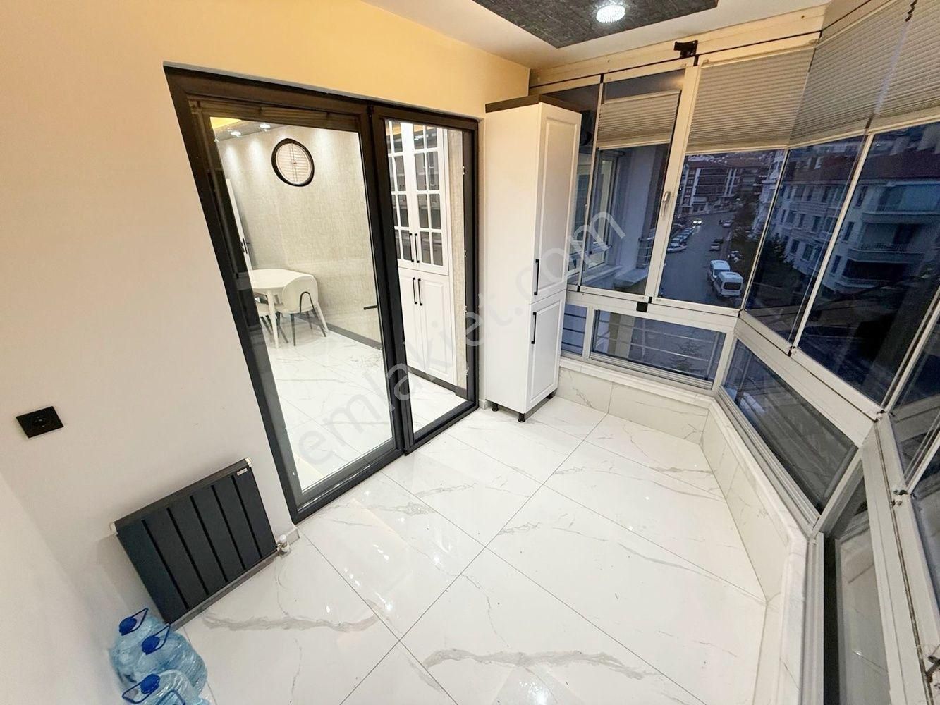 Kuşcağız'da Cadde Üzerinde Full+full Yapılı 3+1 Daire! - Görsel 4