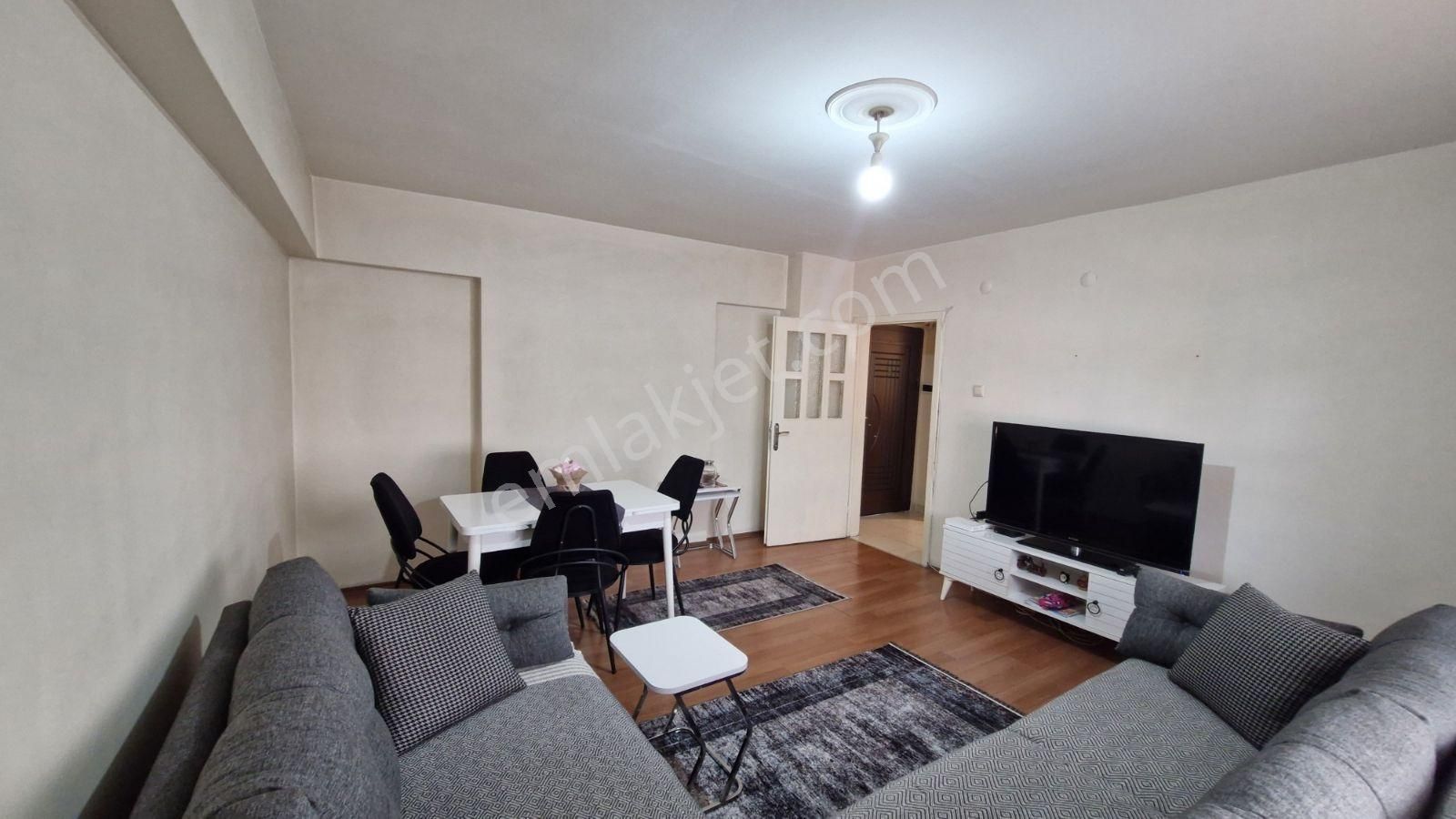 Etimesgut Atakent Mah. 1'ci Katta 90m2 Net 2+1 Satılık Daire