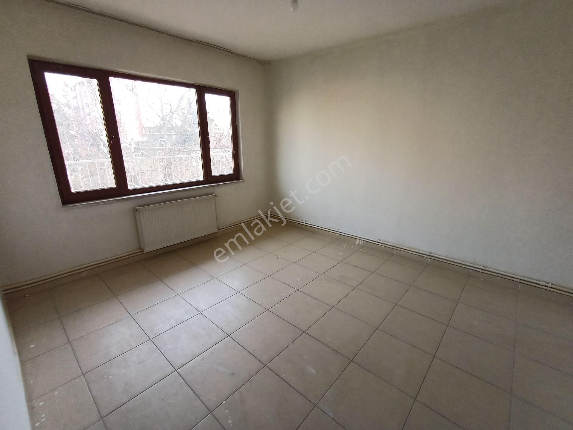 Şirinler Emlak Kiralık 3+1 Rızvanağa Cad Özemek - Görsel 3