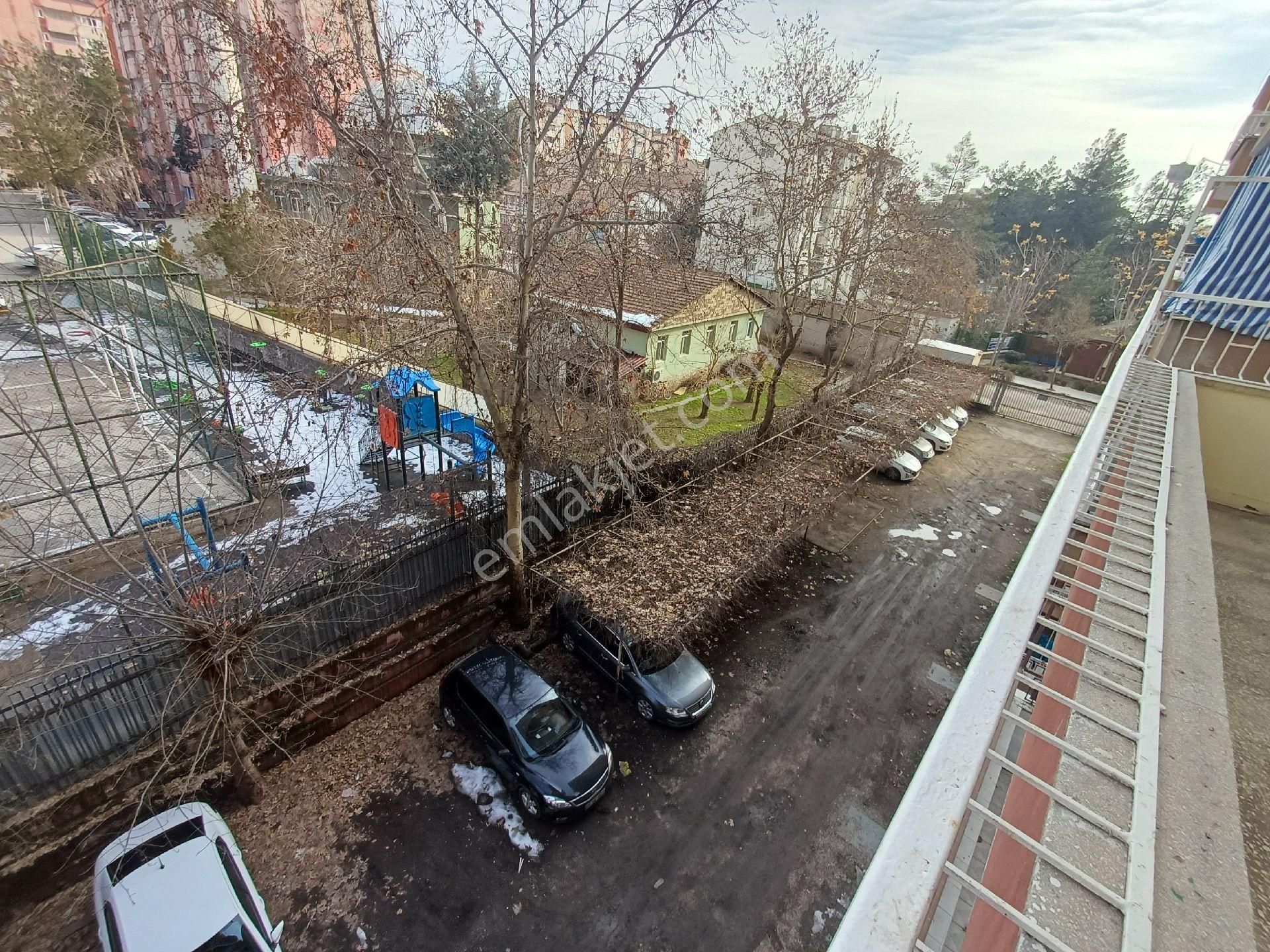 Şirinler Emlak Kiralık 3+1 Rızvanağa Cad Özemek - Görsel 11