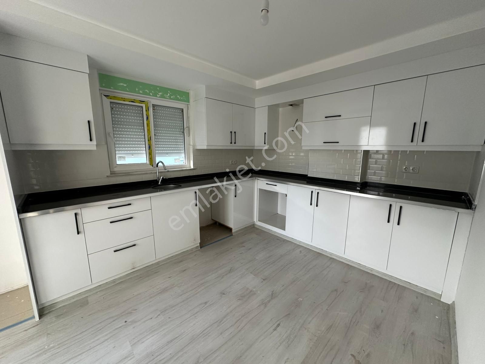 Kökce'den 2+1 Ebeveyn Banyolu Alaturkalı Ayrı Mutfaklı 95 M2