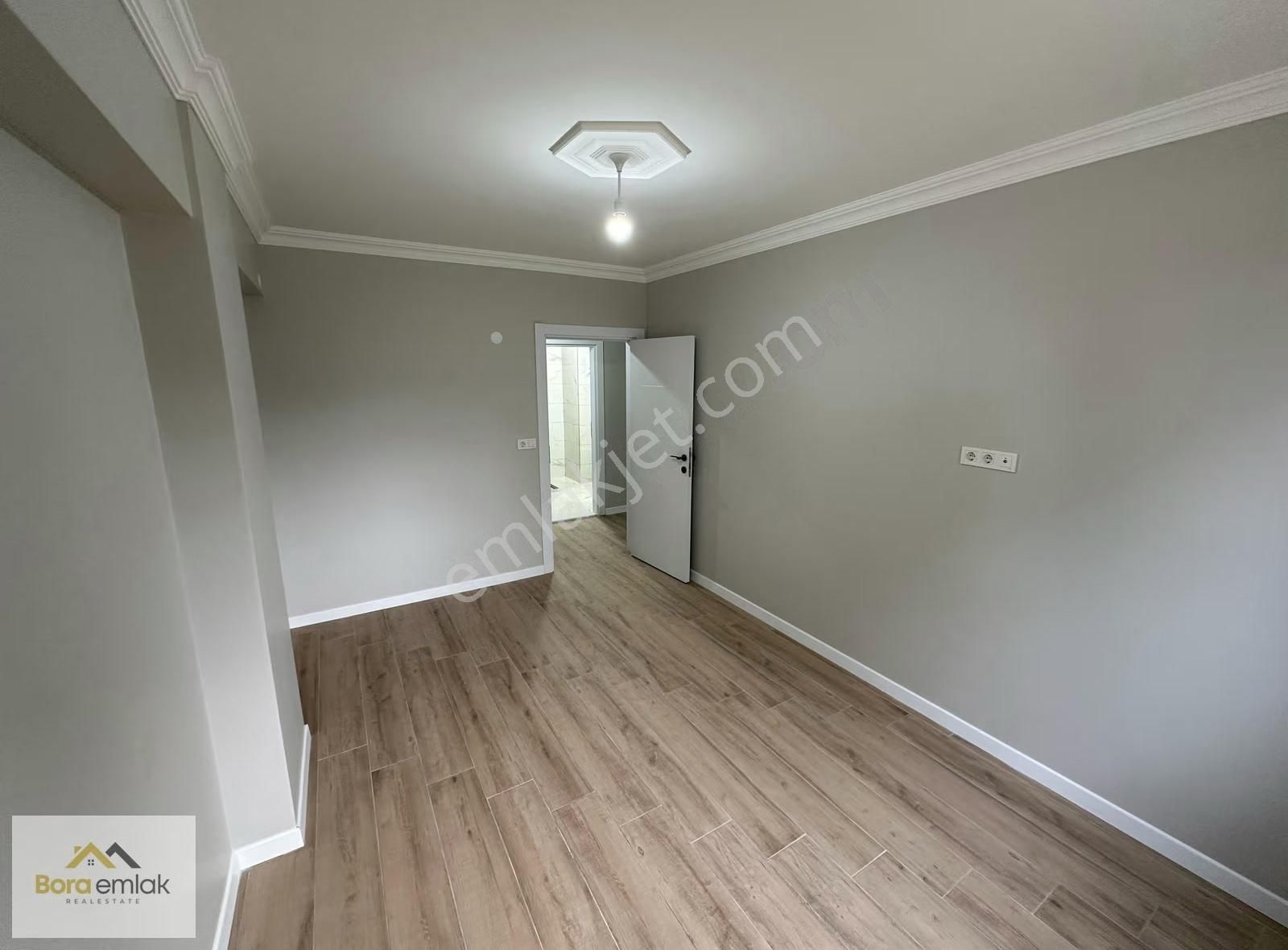 Bora Emlak'dan Y.emre Mahallesin'de Kiracılı Satılık 2+0 Daire - Görsel 20