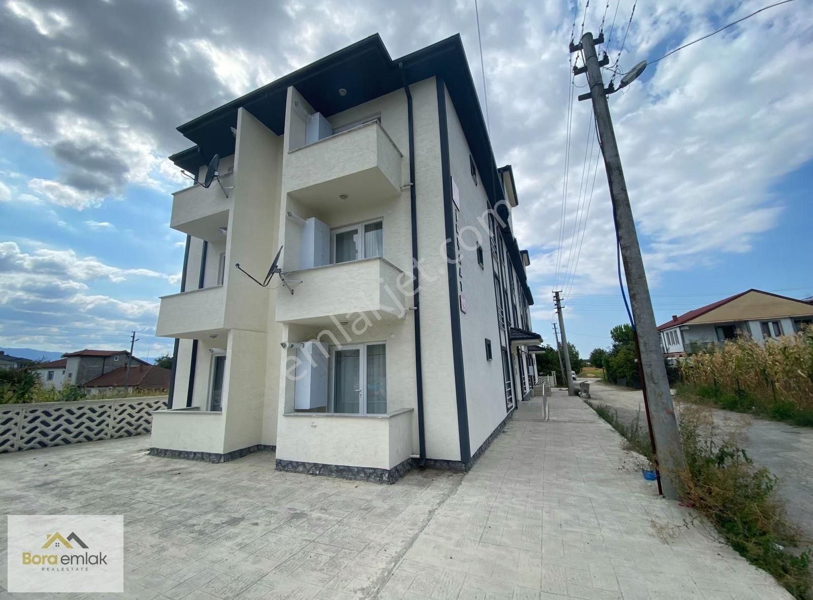 Bora Emlak'dan İnönü Mahallesinde Eşyalı Satılık 1+1 Daire - Görsel 20