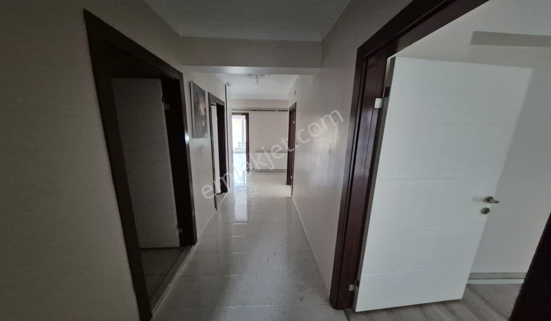 Yayla 3+1 Katta Çift Banyolu Asansörlü Masrafsız Hemen Taşının - Görsel 15