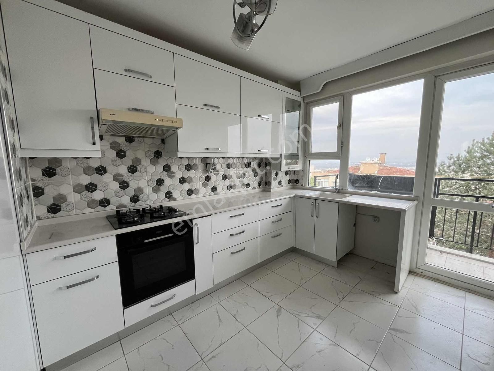 Kükürtlü Mahallesi 3+1 Ara Kat Kiralık Daire