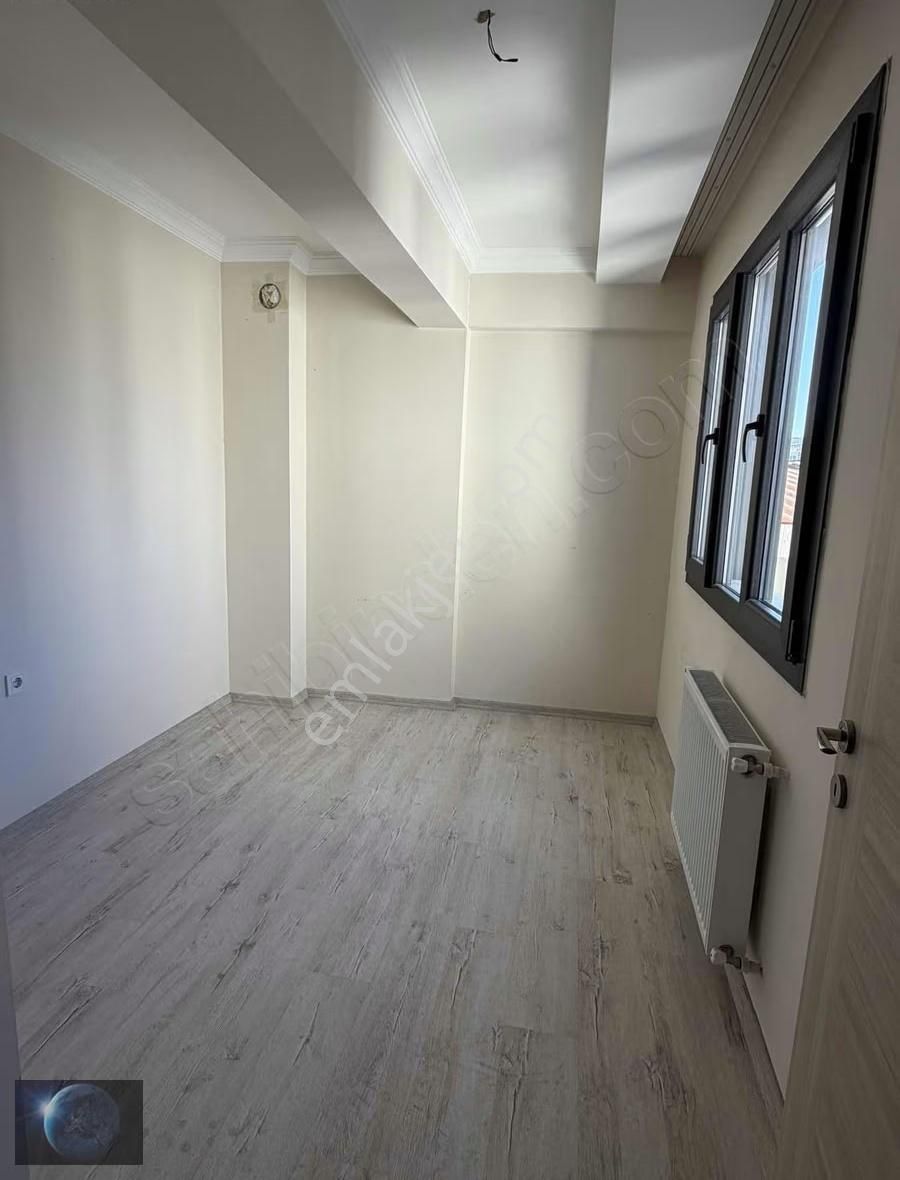Buca İnönü'de Ana Cadde Üstünde Plan Projeli Fırsat Daire - Görsel 16