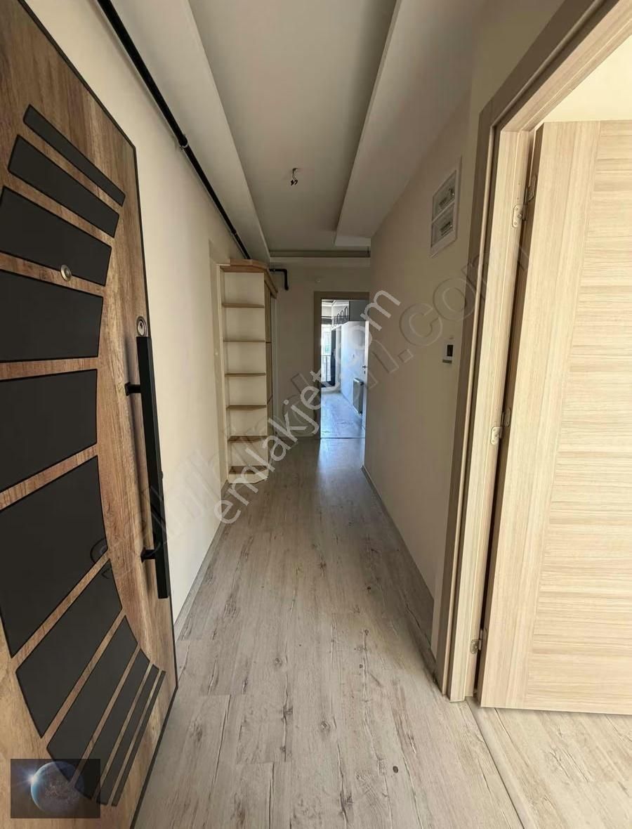 Buca İnönü'de Ana Cadde Üstünde Plan Projeli Fırsat Daire - Görsel 11