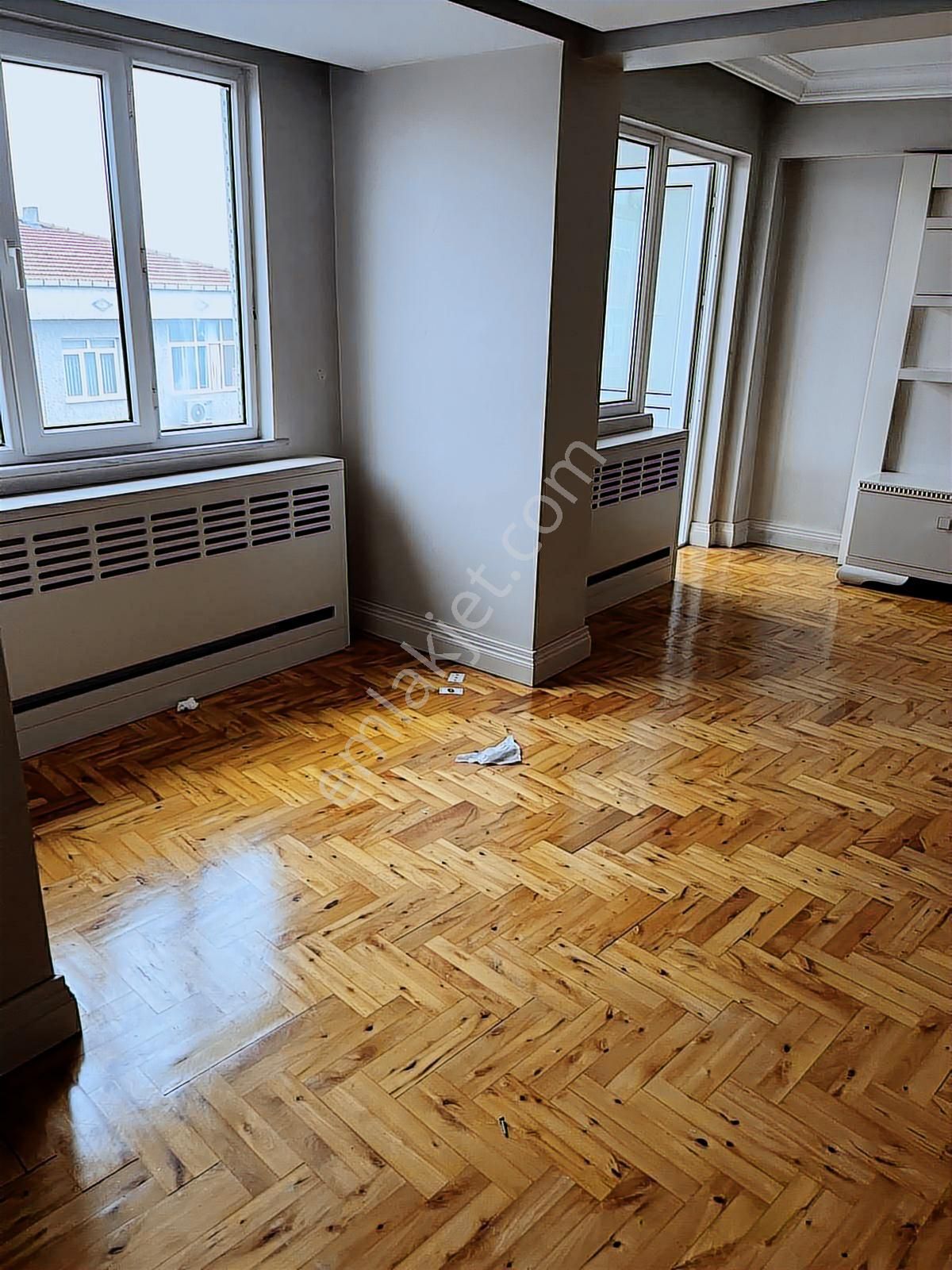 Hürriyet Mahallesinde 4+2 Ayrı Girişli 200 M² Dubleks Daire - Görsel 3