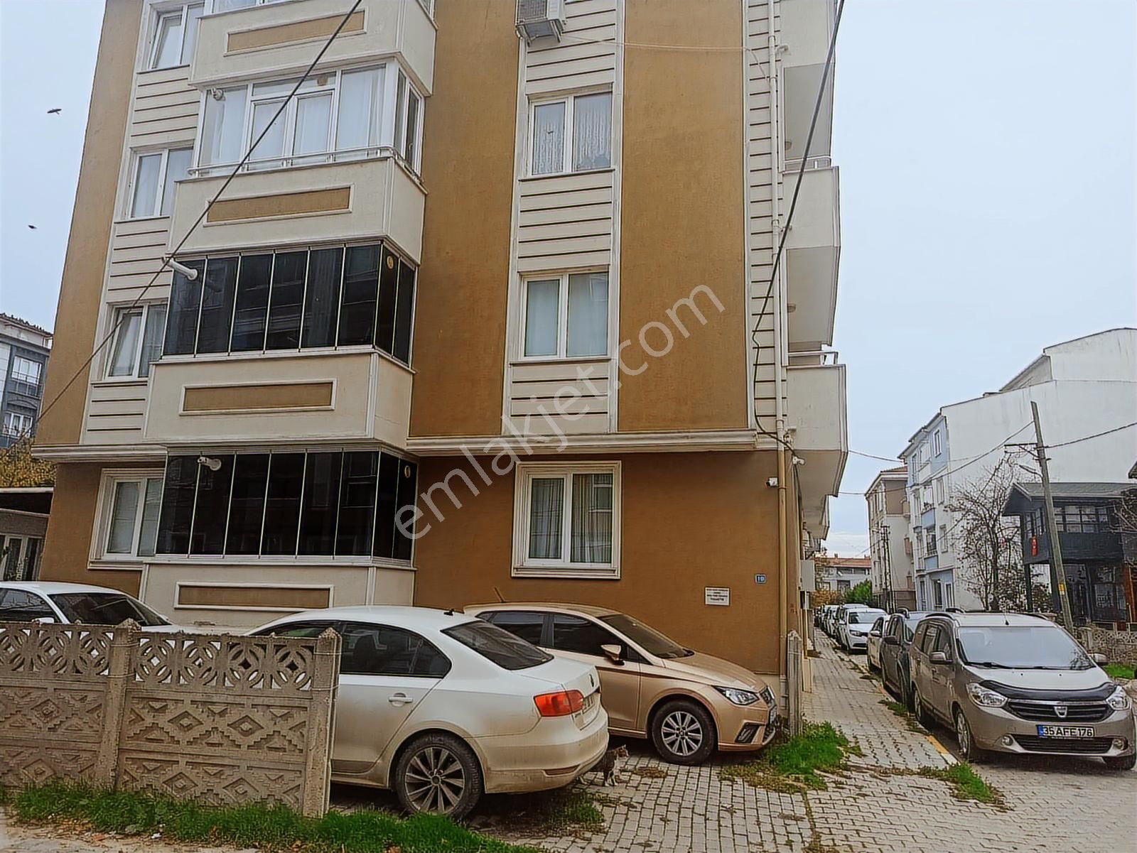 Yeni Mahalle Güzndüz Marketin Karşısında 2+1 Daire