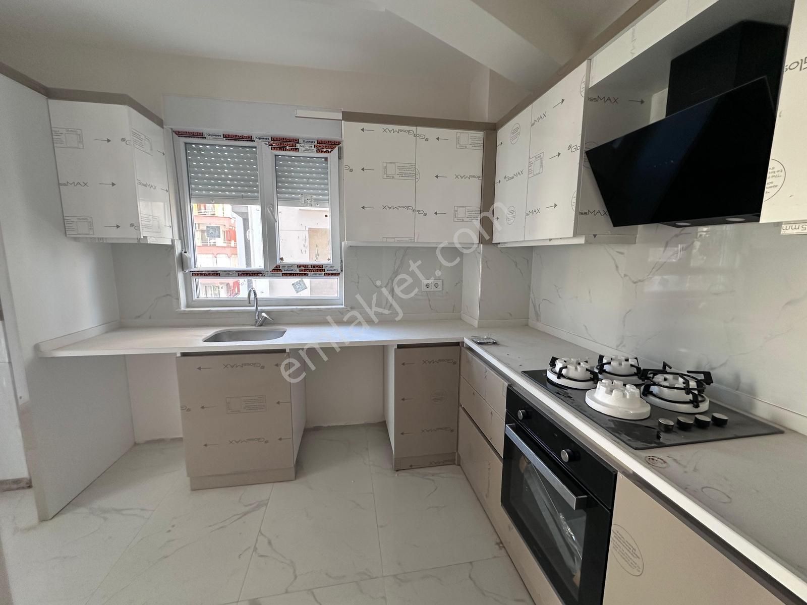 Denize Yürüme Mesafesi Varlık'da Sıfır 3+1 Satılık Ayrı Mutfaklı - Görsel 22