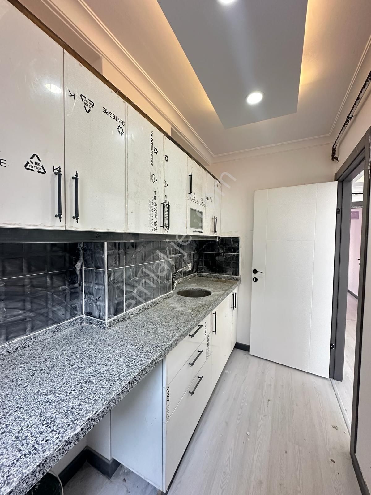 Has Seba'dan İnönü Mh 1+1 75m2 Sıfır Lüx Yapım Asansörlü Arakat - Görsel 11