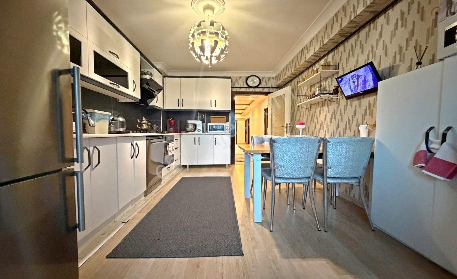 Atapark'ta E.banyolu Genç Binada Full+full Yapılı 145 M2 3+1 Daire! - Görsel 4