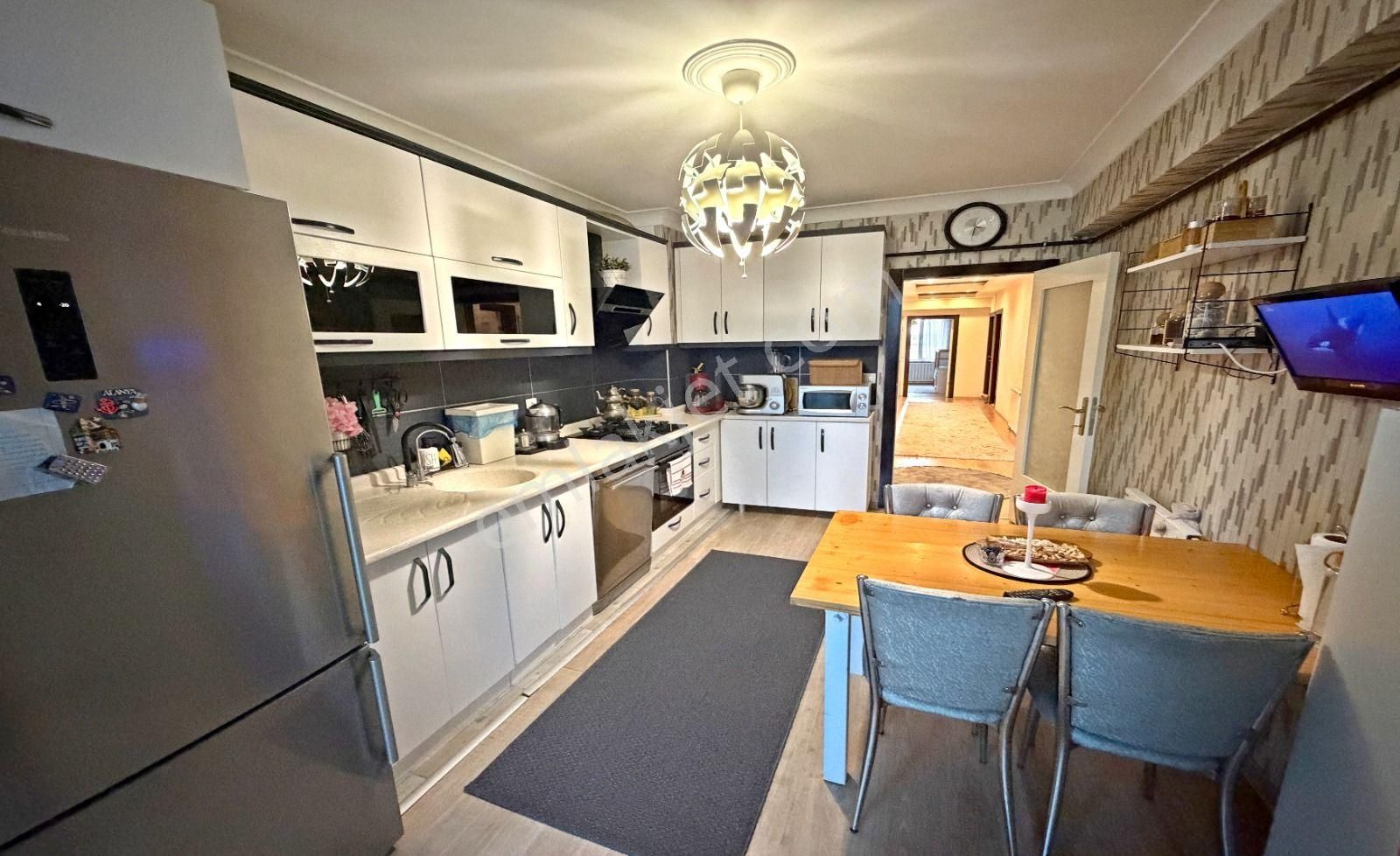 Atapark'ta E.banyolu Genç Binada Full+full Yapılı 145 M2 3+1 Daire! - Görsel 5