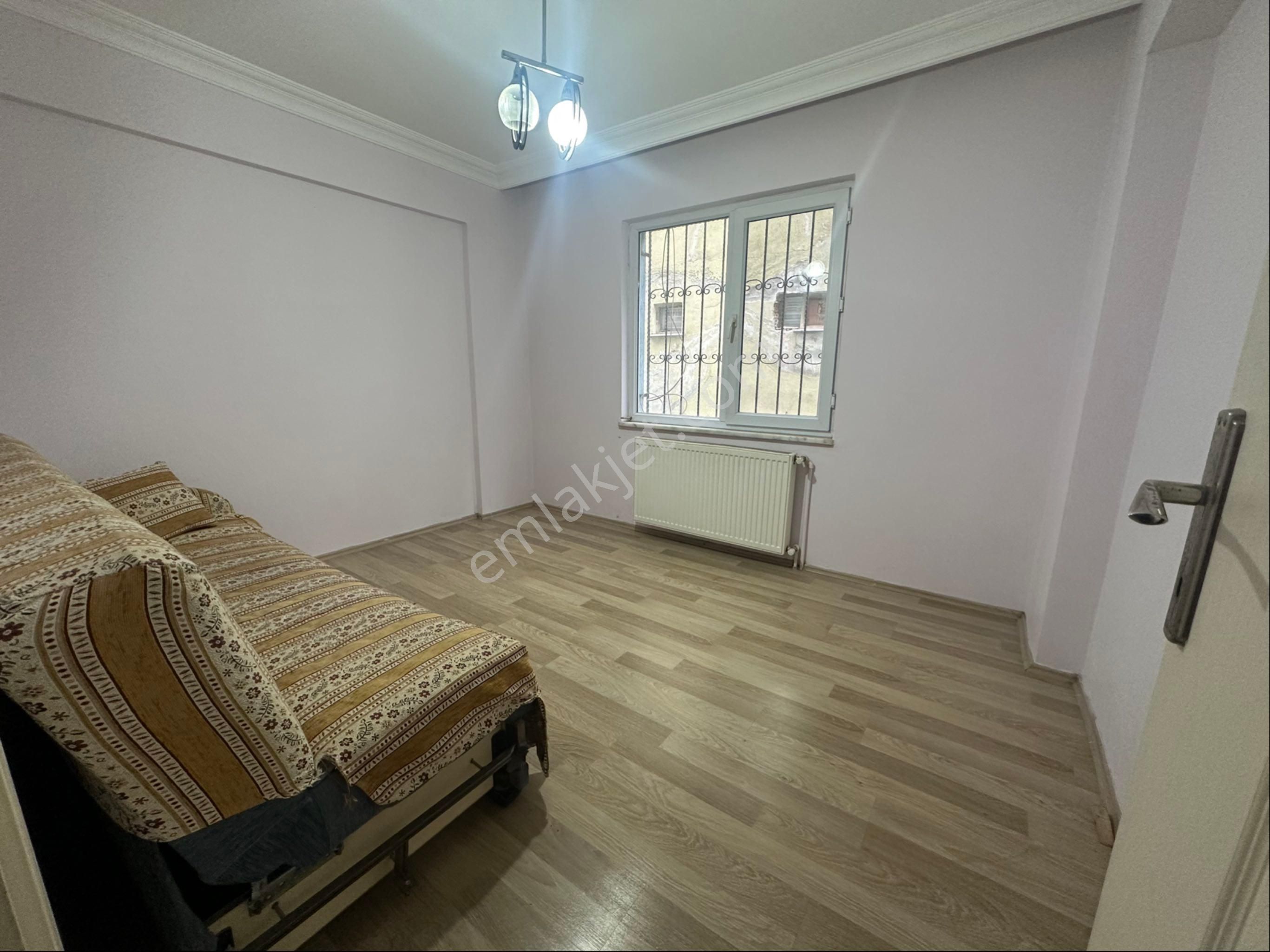 Küçük Emlaktan Gemlik Kapalı Pazarda Satılık 2+1 - Görsel 8