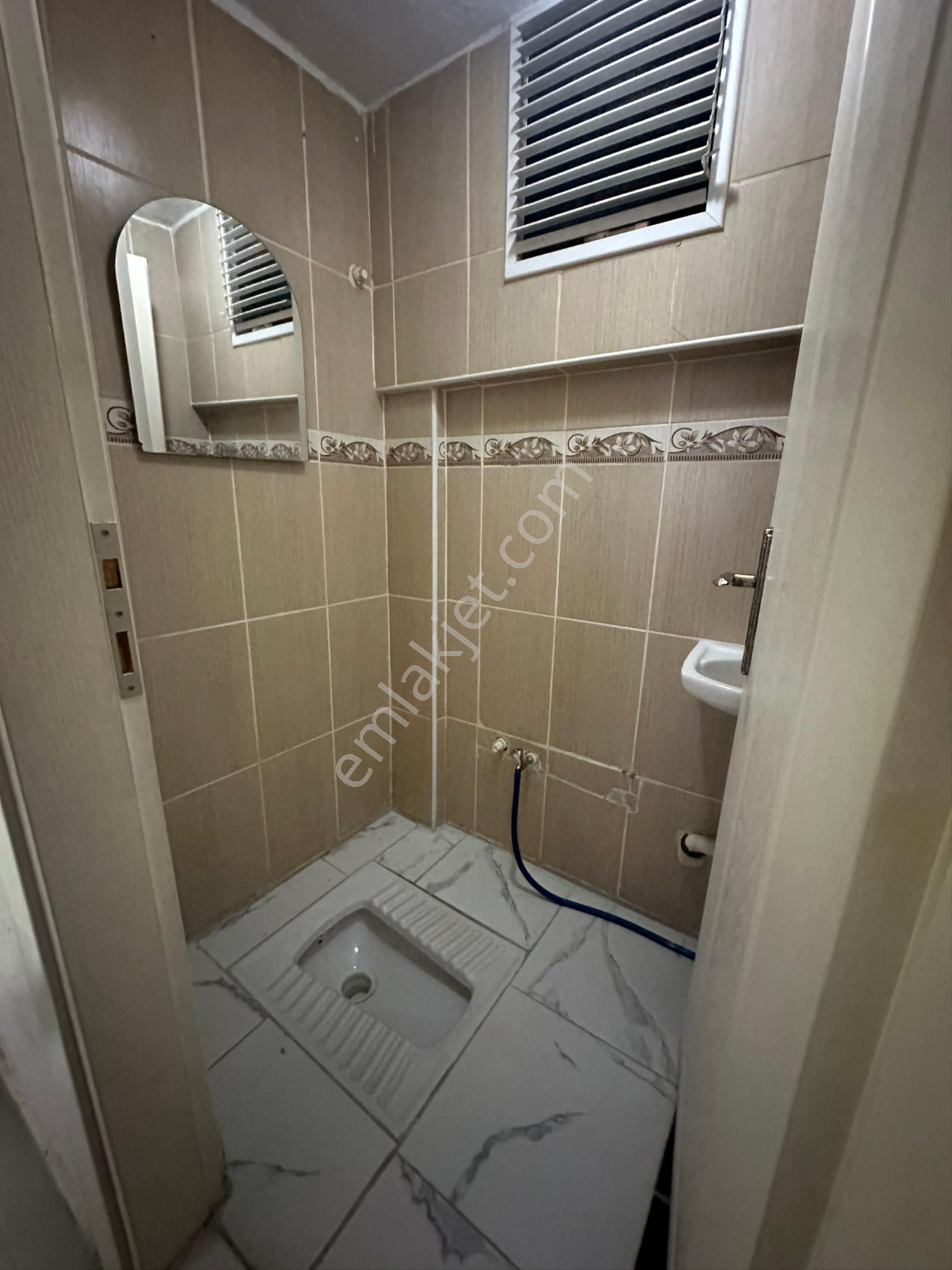 Küçük Emlaktan Gemlik Kapalı Pazarda Satılık 2+1 - Görsel 3