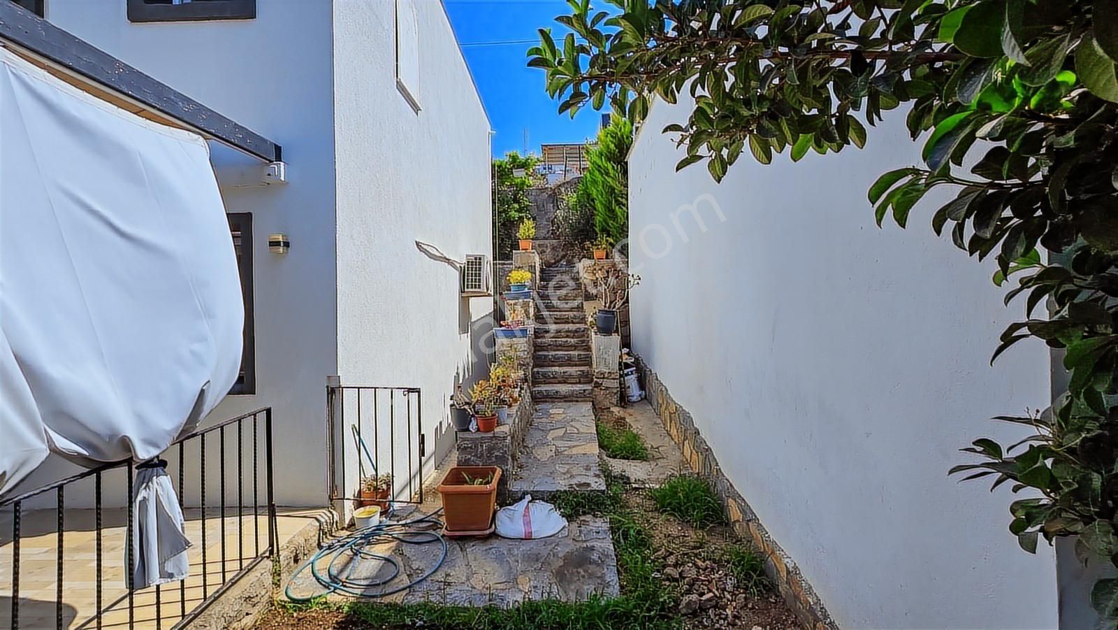 Denize Sıfır, Özel Plajlı Ve Panoramik Manzaralı Yalıkavak Villa - Görsel 20