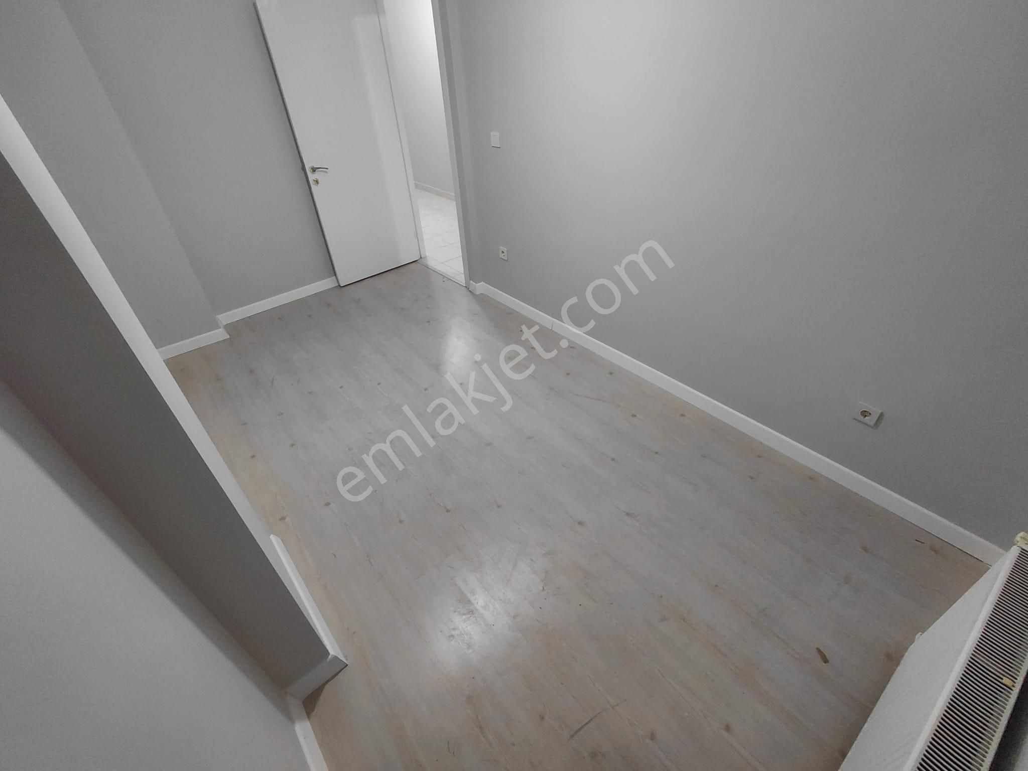 Metro Yakınında - Karanlık Odasız - Arakat - Görsel 25