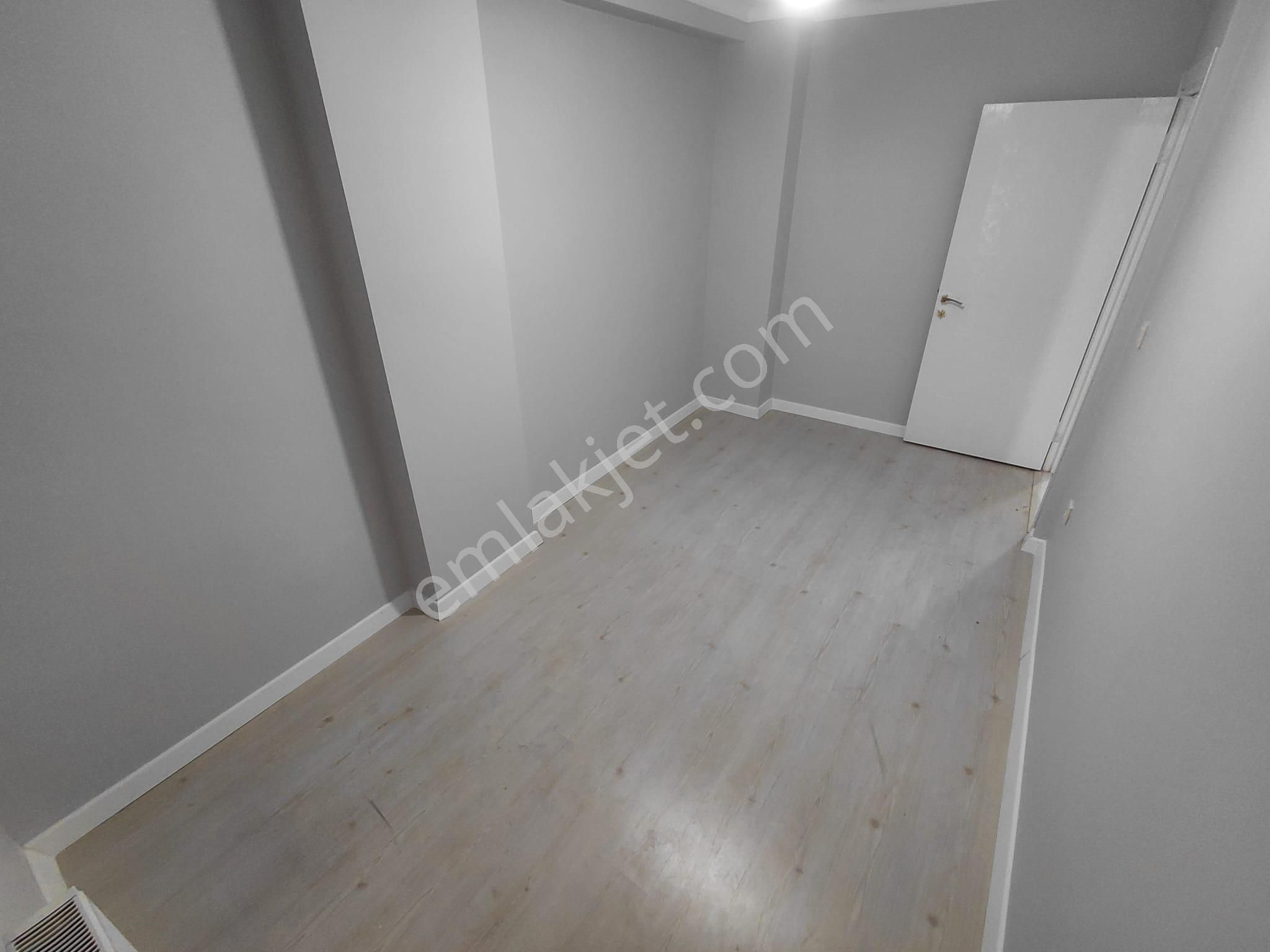 Metro Yakınında - Karanlık Odasız - Arakat - Görsel 27