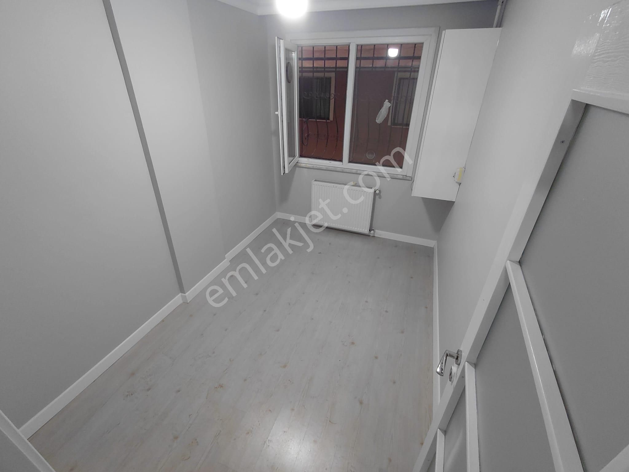 Metro Yakınında - Karanlık Odasız - Arakat - Görsel 13