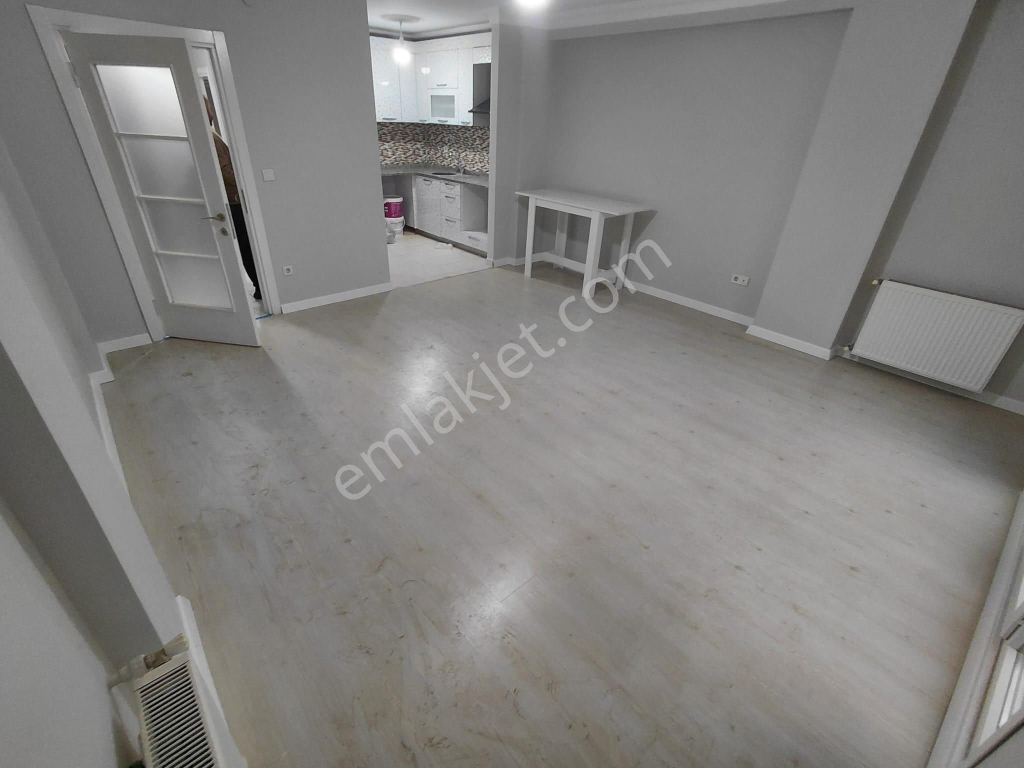 Metro Yakınında - Karanlık Odasız - Arakat - Görsel 6