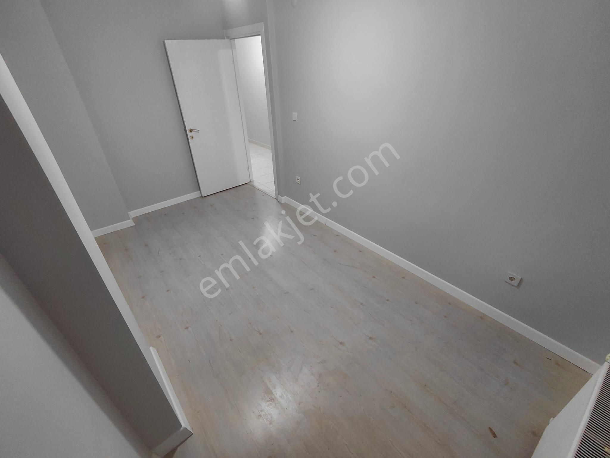 Metro Yakınında - Karanlık Odasız - Arakat - Görsel 23