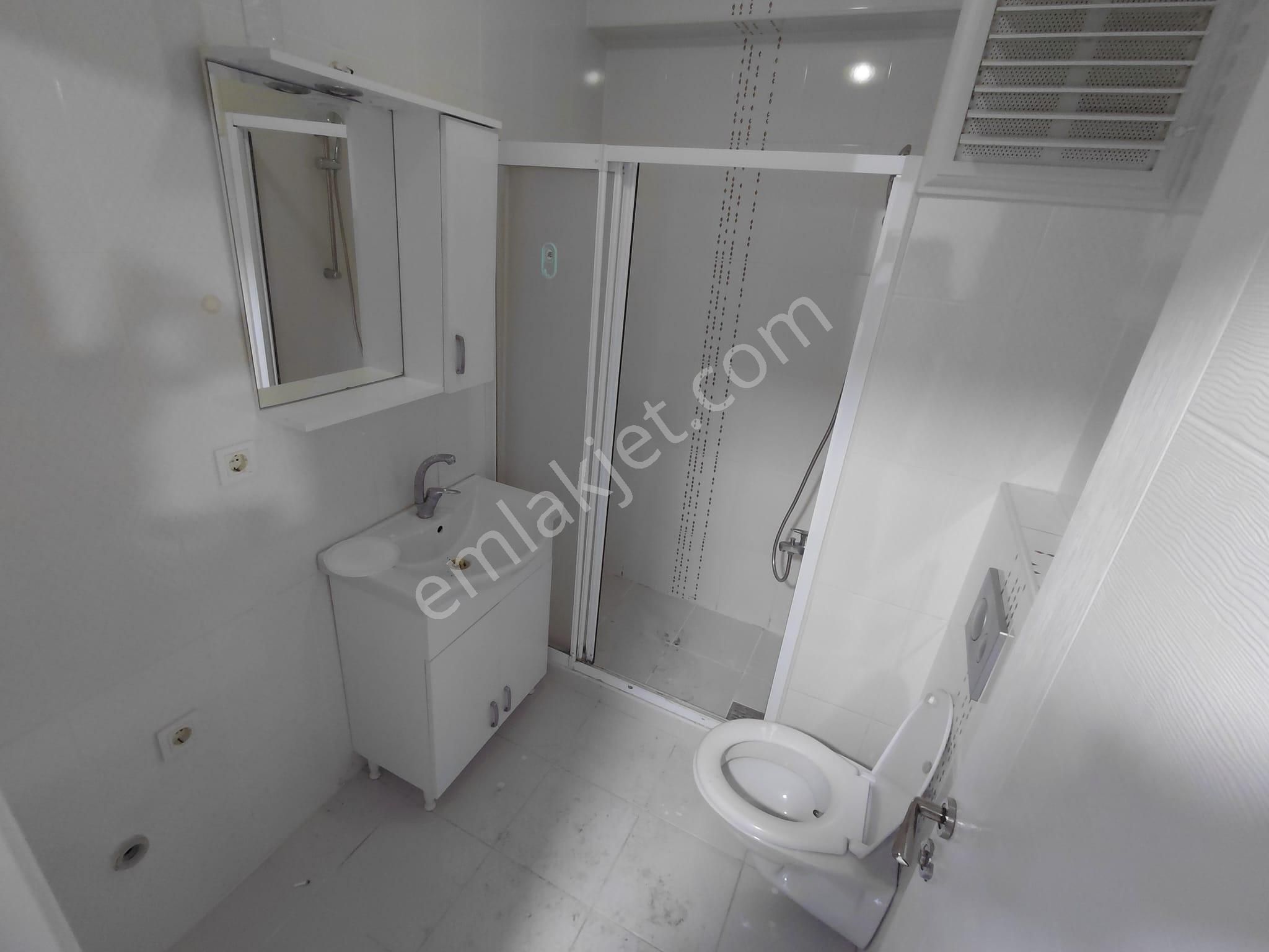 Metro Yakınında - Karanlık Odasız - Arakat - Görsel 18