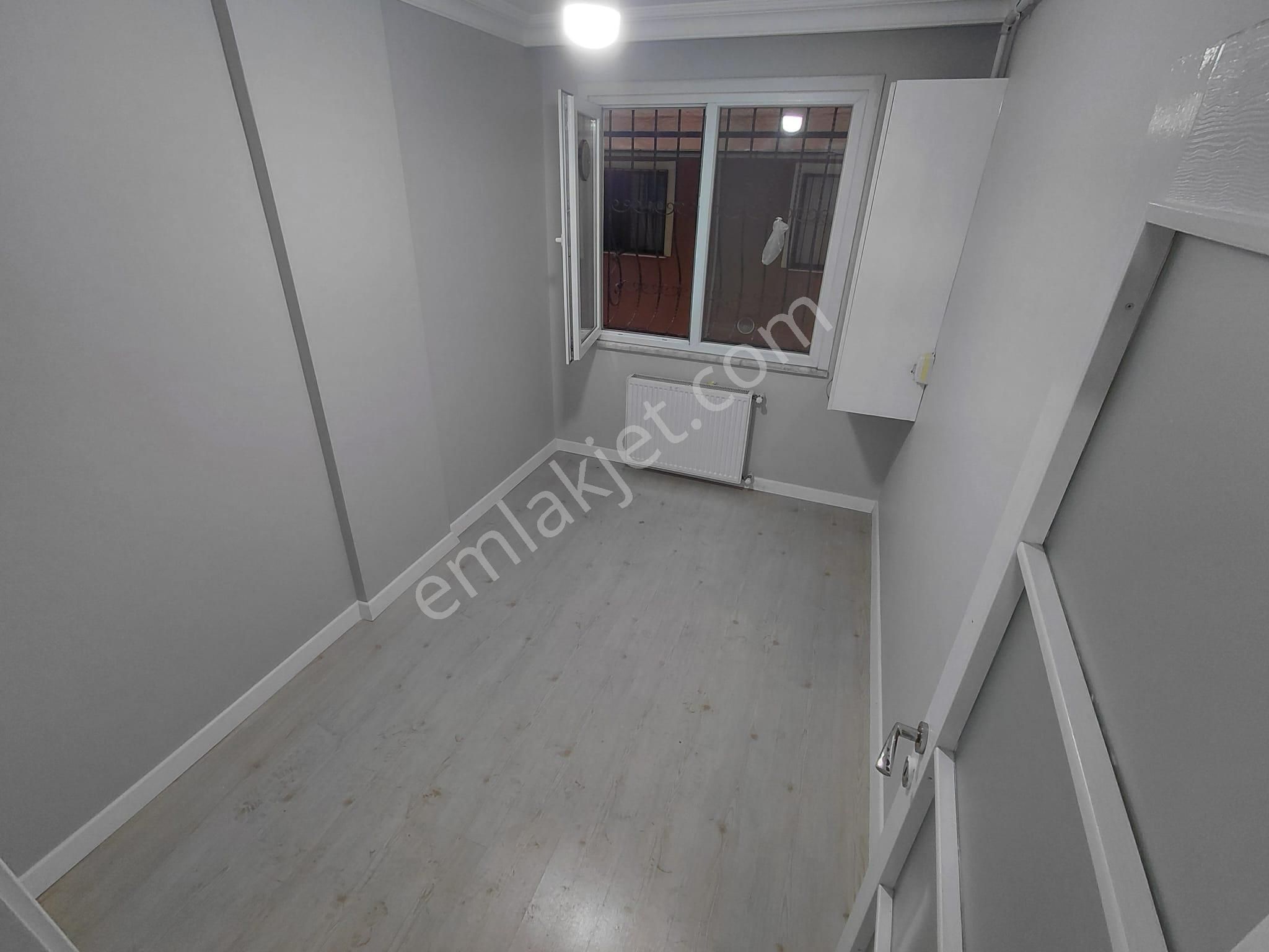 Metro Yakınında - Karanlık Odasız - Arakat - Görsel 14