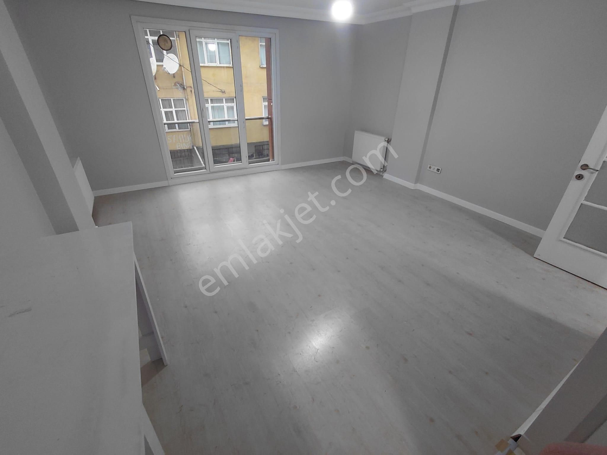 Metro Yakınında - Karanlık Odasız - Arakat - Görsel 33