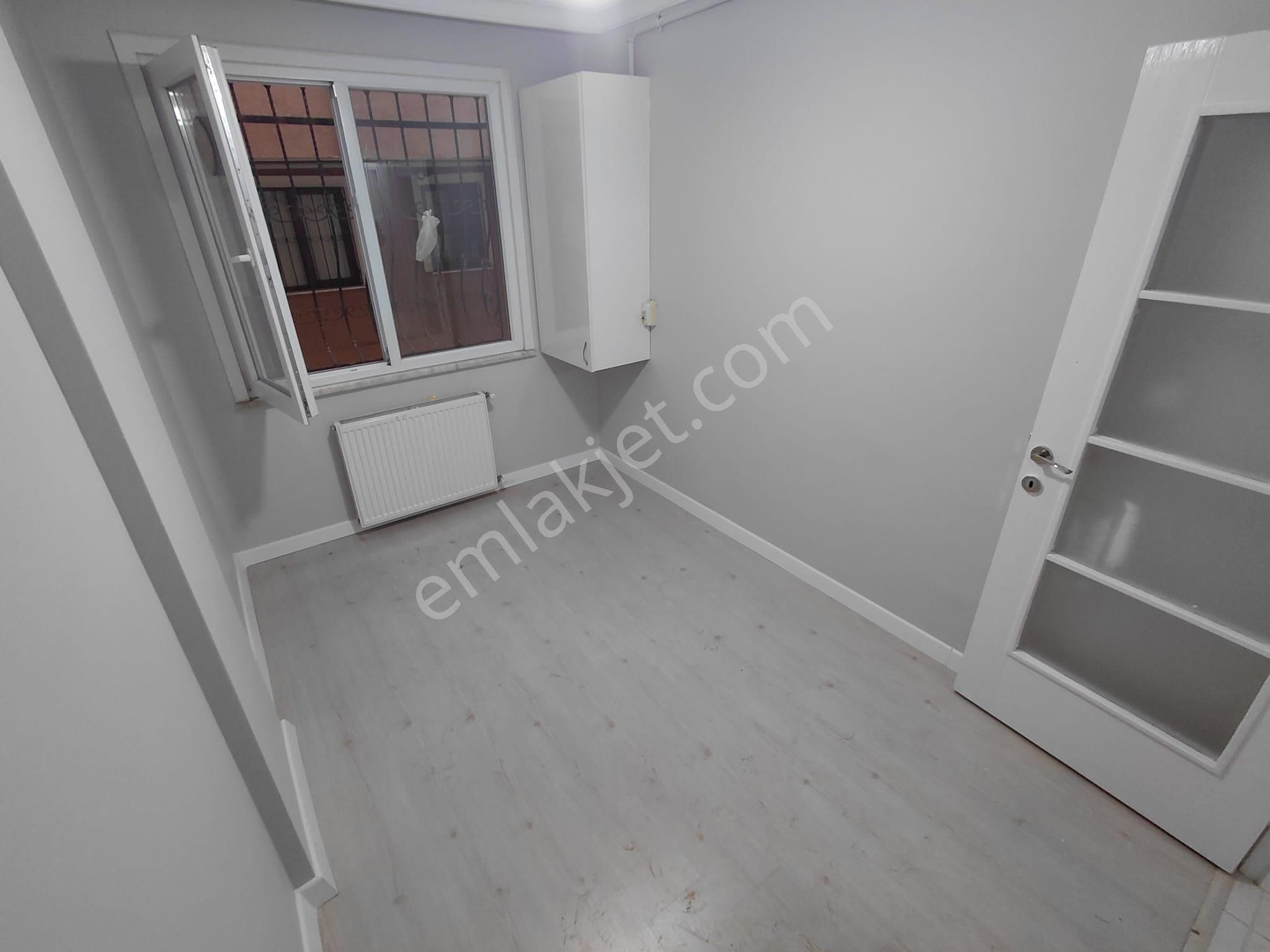 Metro Yakınında - Karanlık Odasız - Arakat - Görsel 15