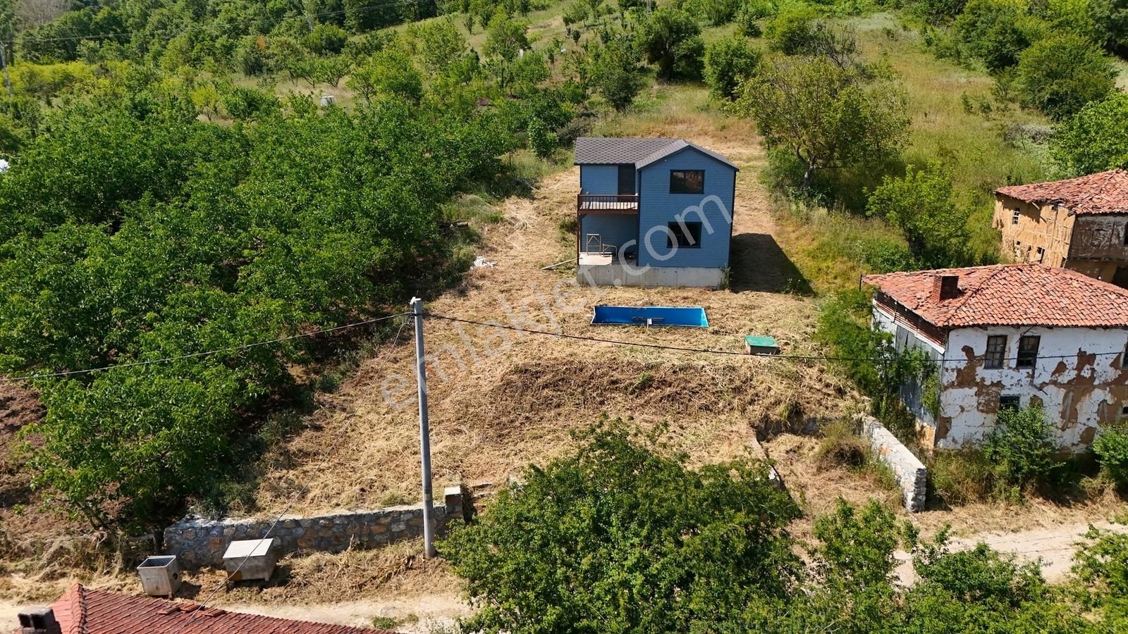 İznik Sarıağıl'da 1689 M2 Arsa İçerisine Yapılmış 150m2 Ahşap Ev