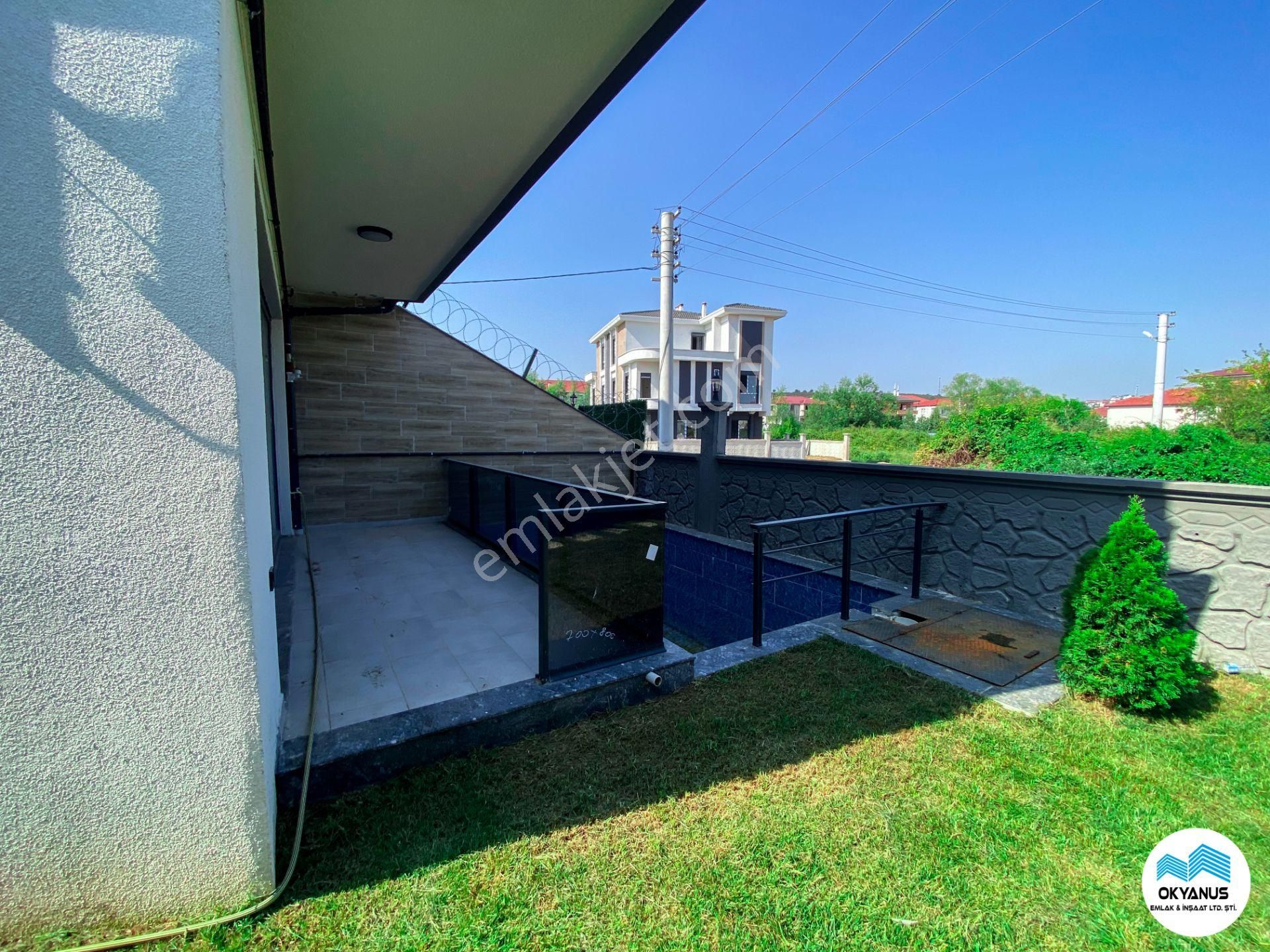 Karasu'da Müstakil Havuzlu Geniş Teraslı Modern Yapılı 3+1 Villa - Görsel 9