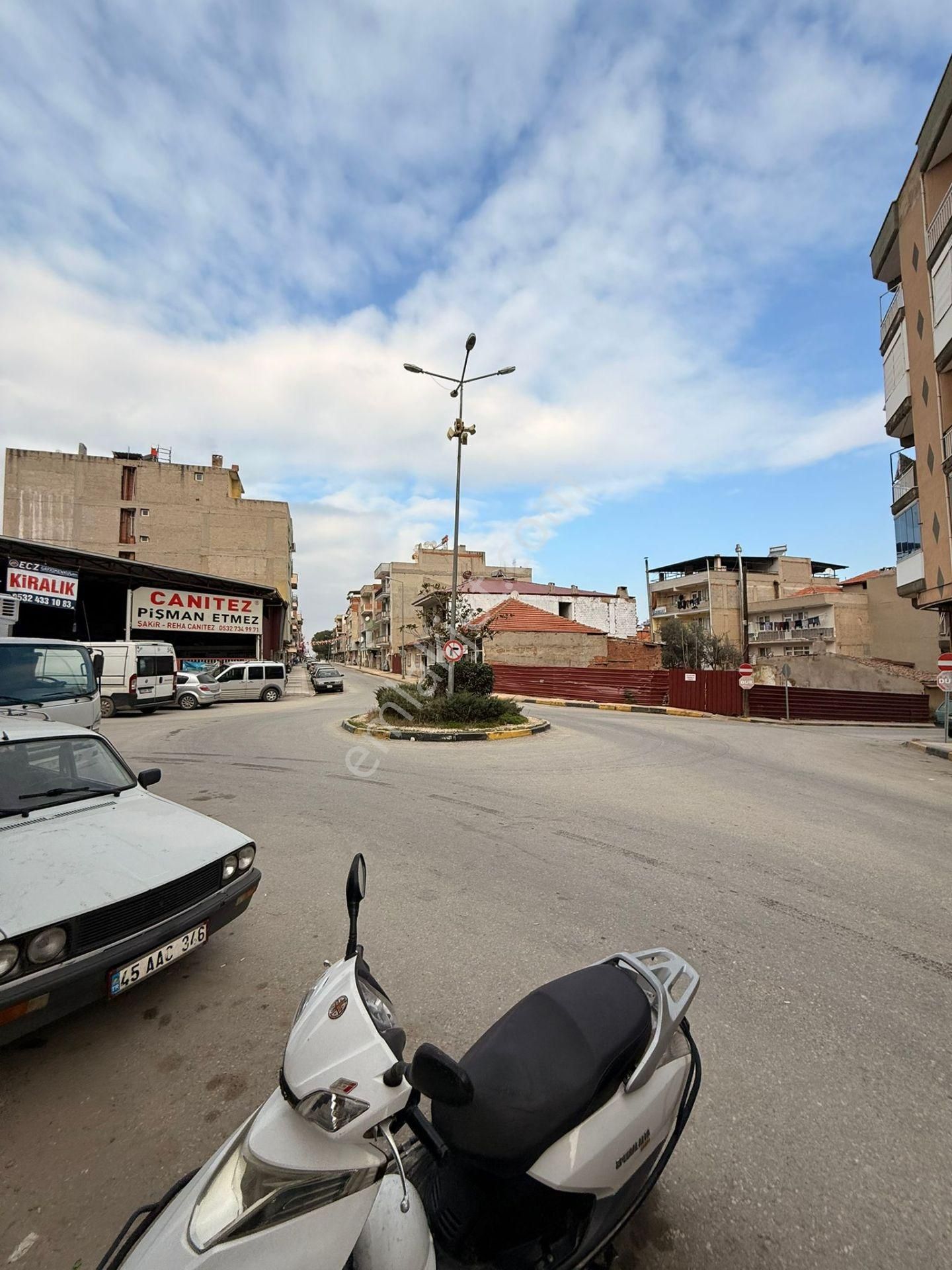 Manisa Alaşehir Alper Gayrimenkulden İstiklal Caddesinde Harika Konumda Dükkan - Görsel 13