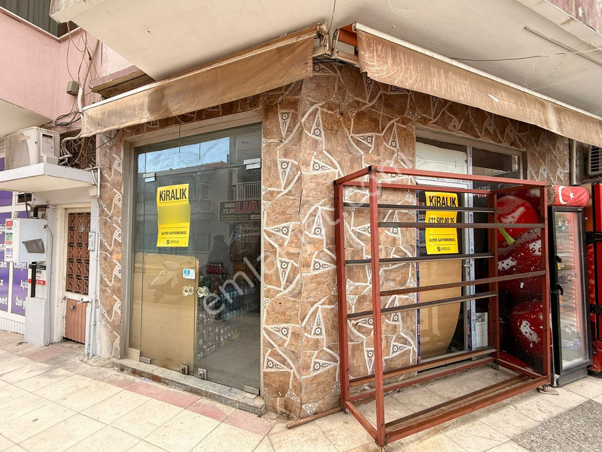 Manisa Alaşehir Alper Gayrimenkulden İstiklal Caddesinde Harika Konumda Dükkan