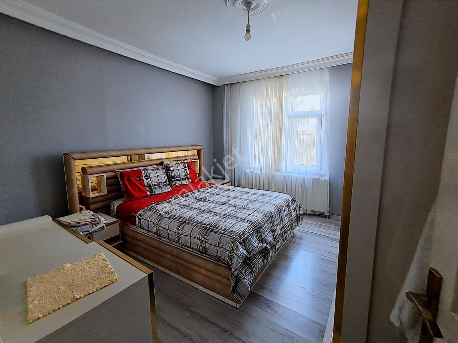 Tuzla İstasyon'da Marmarayın Yanıbaşında Geniş Satılık 4+1 Daire - Görsel 27