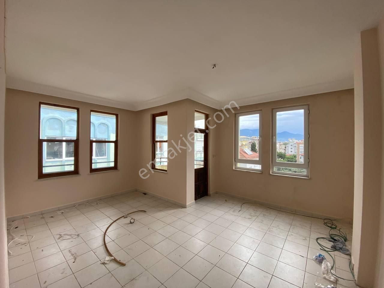 Cuma Pazarında 2+1 Ayrı Mutfaklı Boş Kiralık Daire - Görsel 2