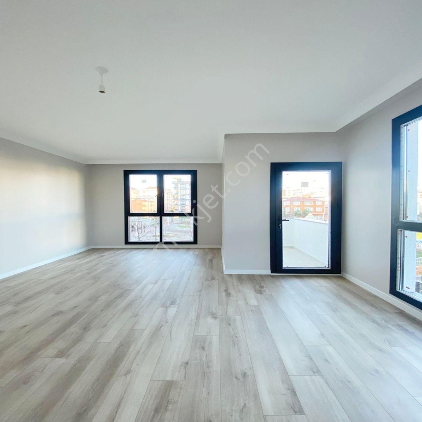 Pusula Yapı'dan Adil Mahallesi'nde Çift Balkonlu Geniş 2+1 Daire