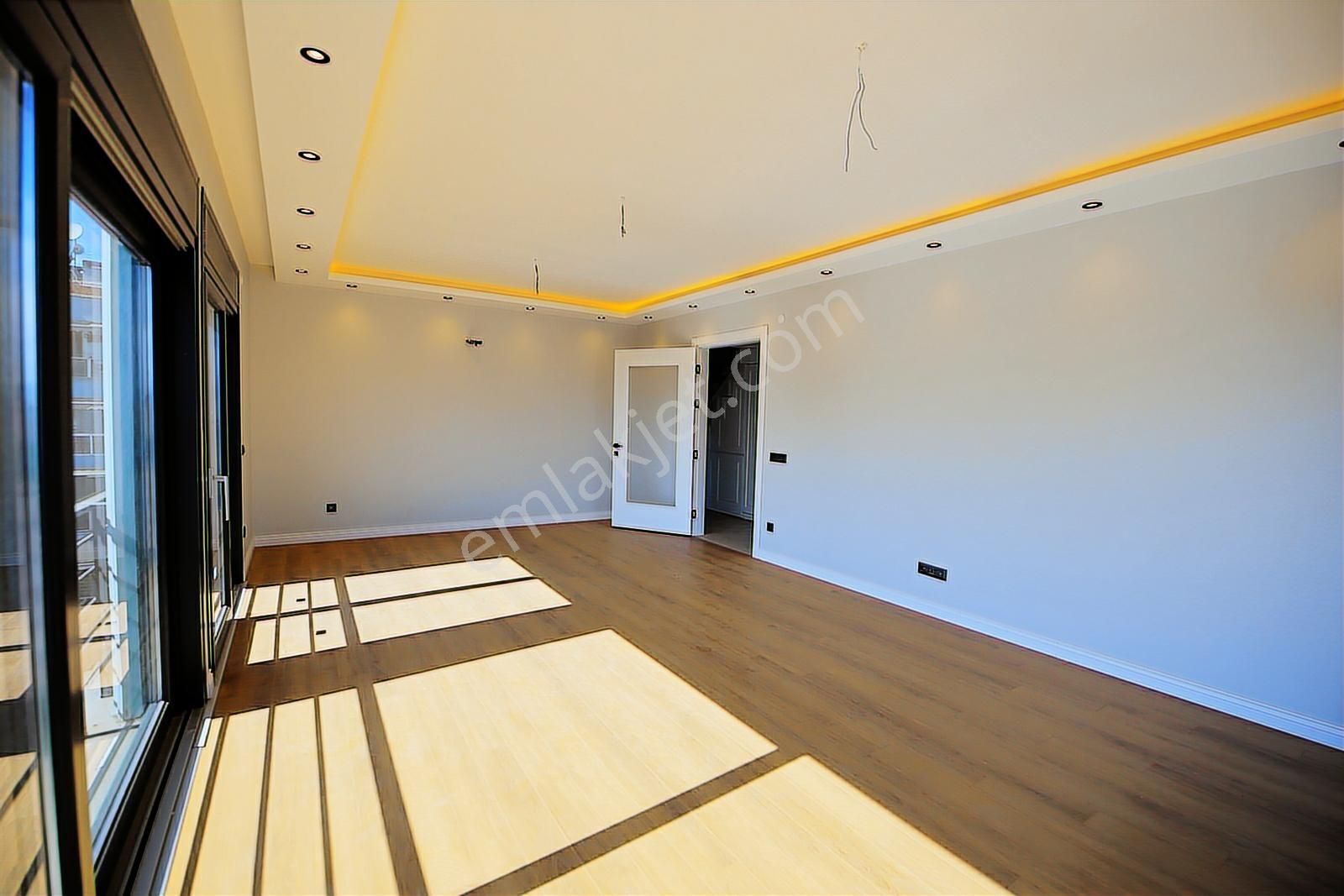 Tuzla Sahilinde Denize Sıfır Full Deniz Manzaralı 4+1 Dubleks - Görsel 3