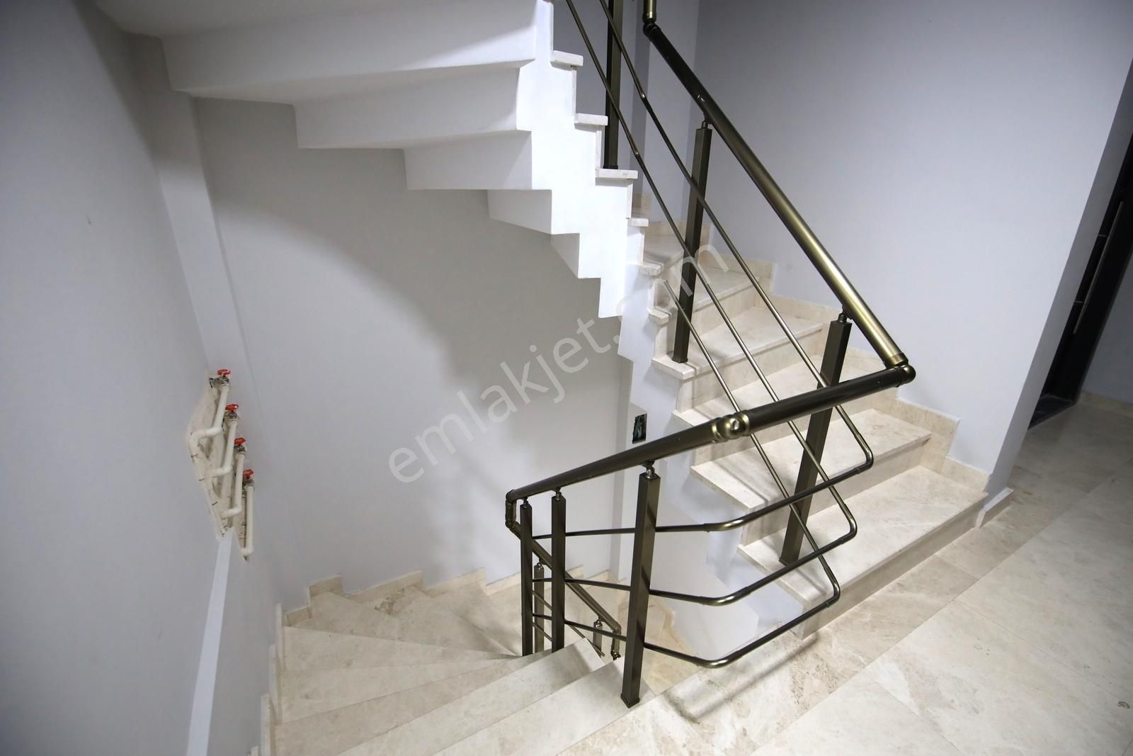 Tuzla Sahilinde Denize Sıfır Full Deniz Manzaralı 4+1 Dubleks - Görsel 23