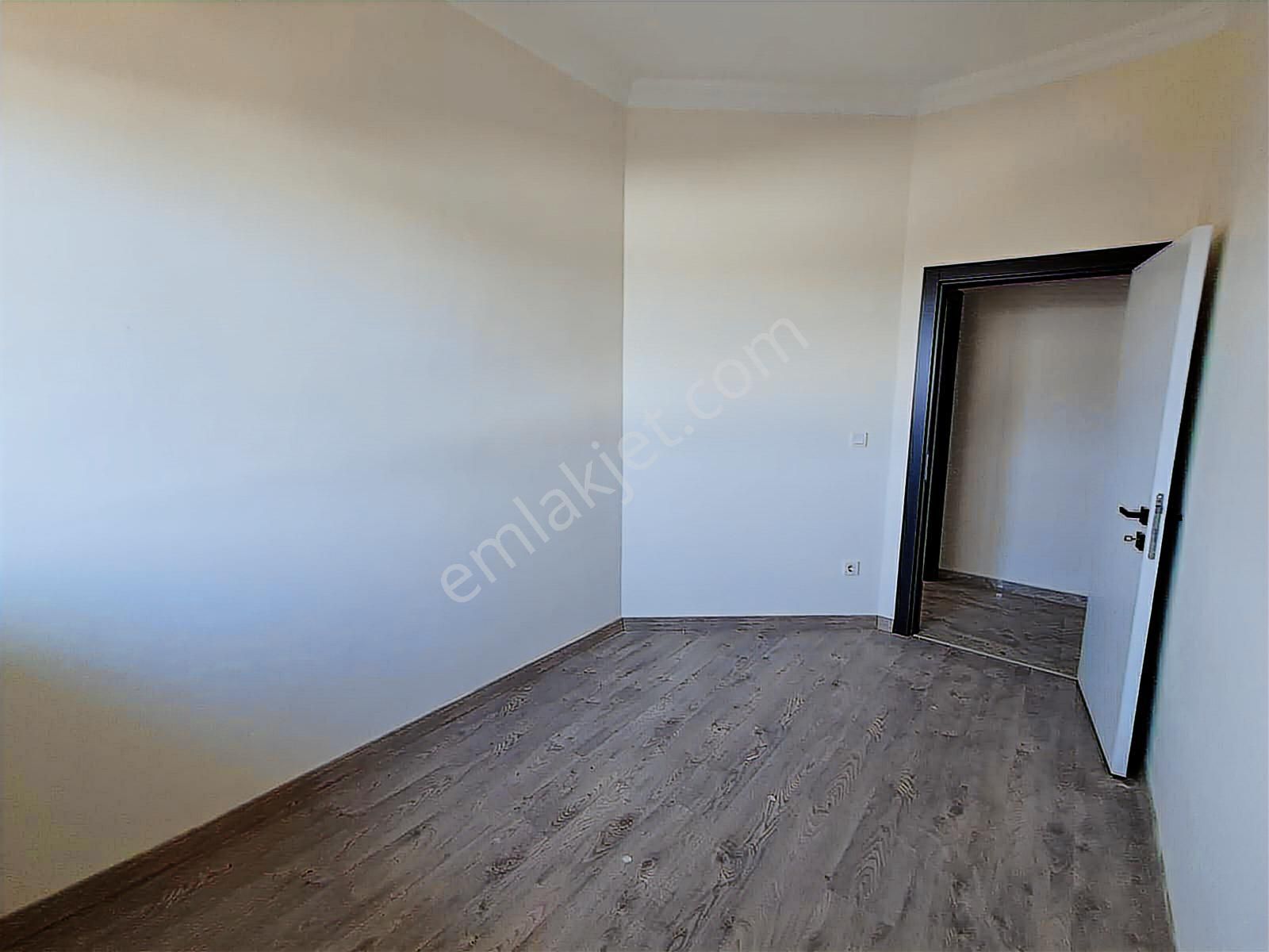 Tuzla Postane'de Yüksek Şerefiyeli Kiralık 3+1 Daire - Görsel 8