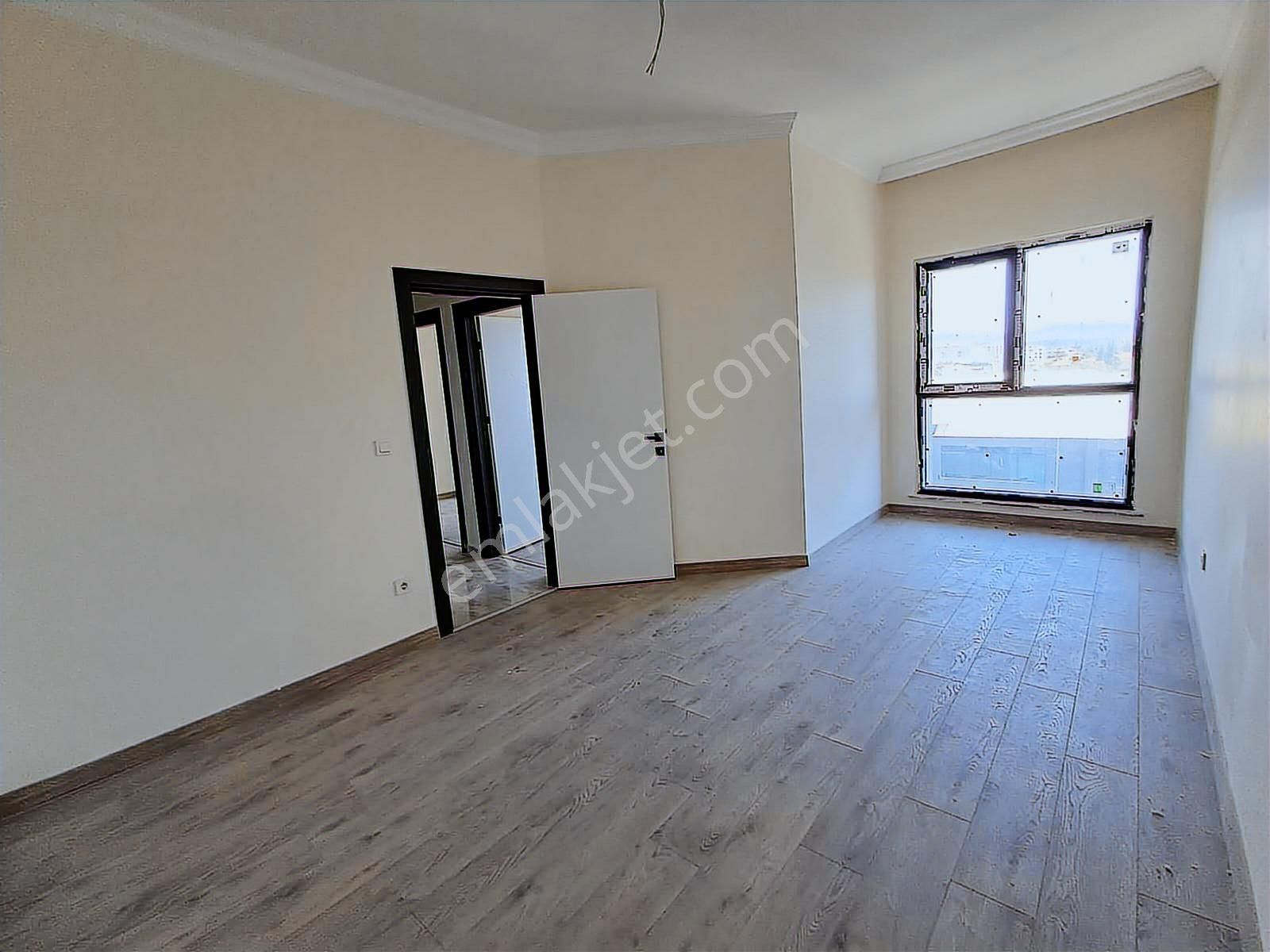Tuzla Postane'de Yüksek Şerefiyeli Kiralık 3+1 Daire - Görsel 9