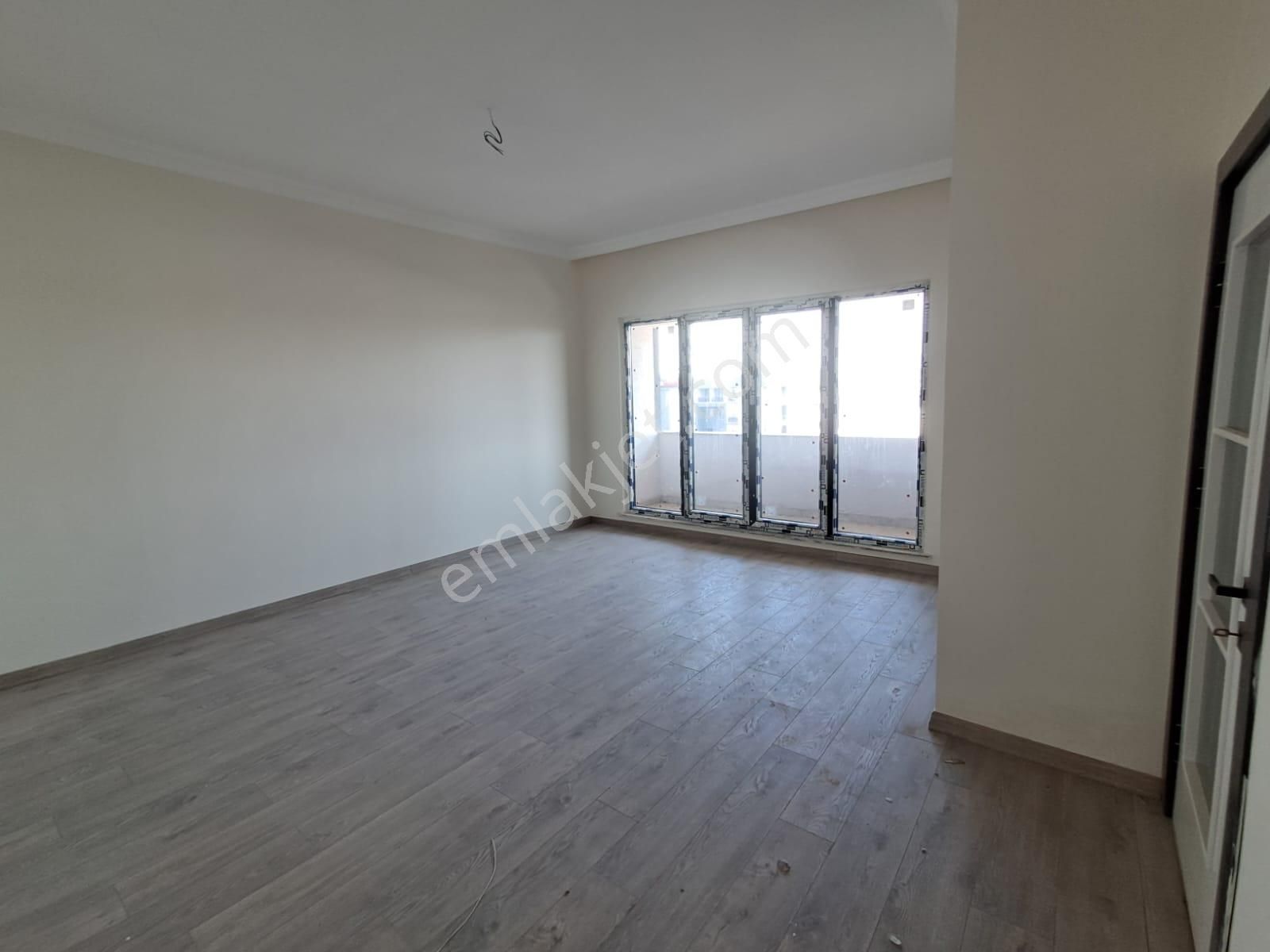 Tuzla Postane'de Yüksek Şerefiyeli Kiralık 3+1 Daire - Görsel 12