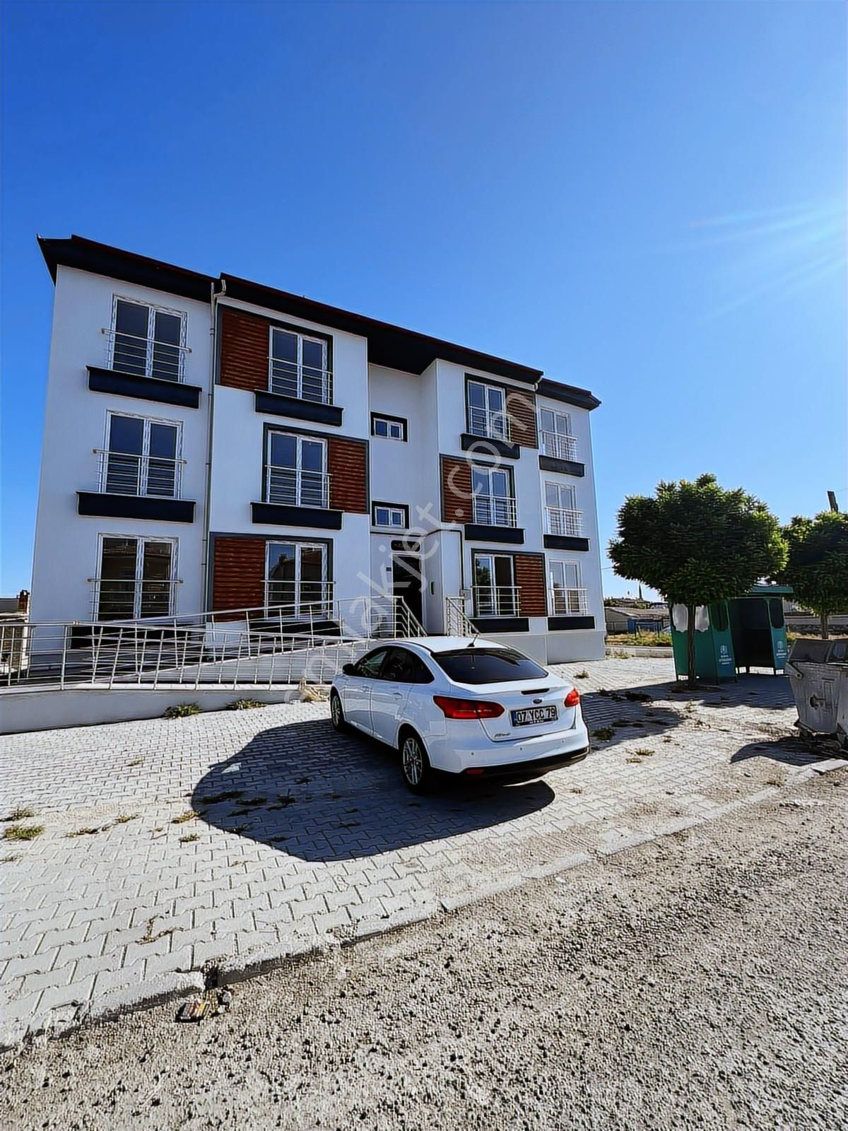 Karapınar Cumhuriyet Mahallesi Satılık Ara Kat 2+1 Sıfır Daire