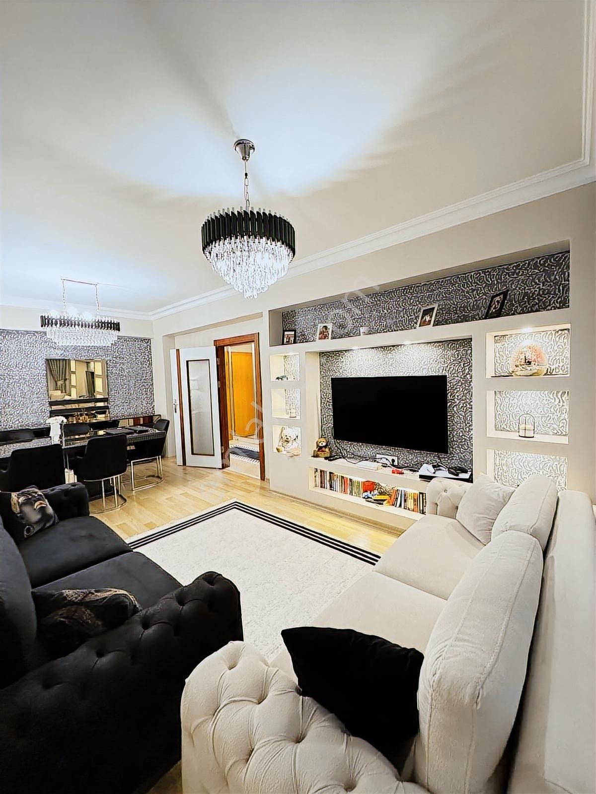 Tuzla Mimar Sinan'da Arakat Manzaralı Satılık 2+1 Daire