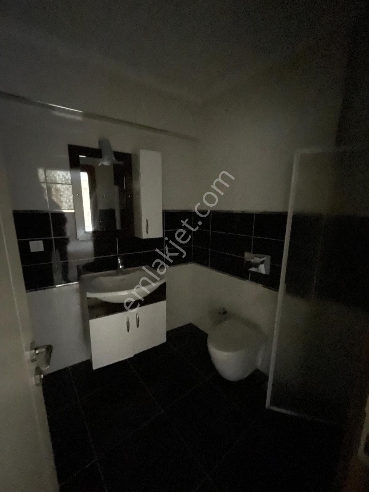Fethiye Mahallesi Merkezi Konumda Kiralık Geniş Ferah Daire - Görsel 7