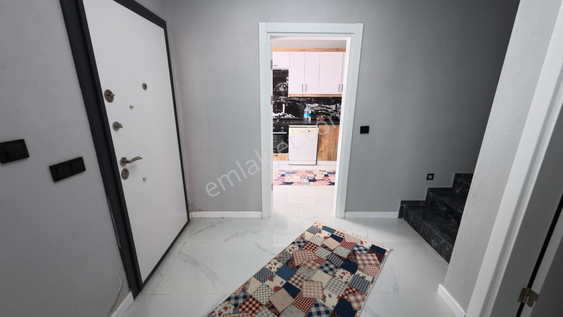 Sakarya Karasu'da Geniş Teraslı Bahçeli 3+1 Dubleks Villa - Görsel 8